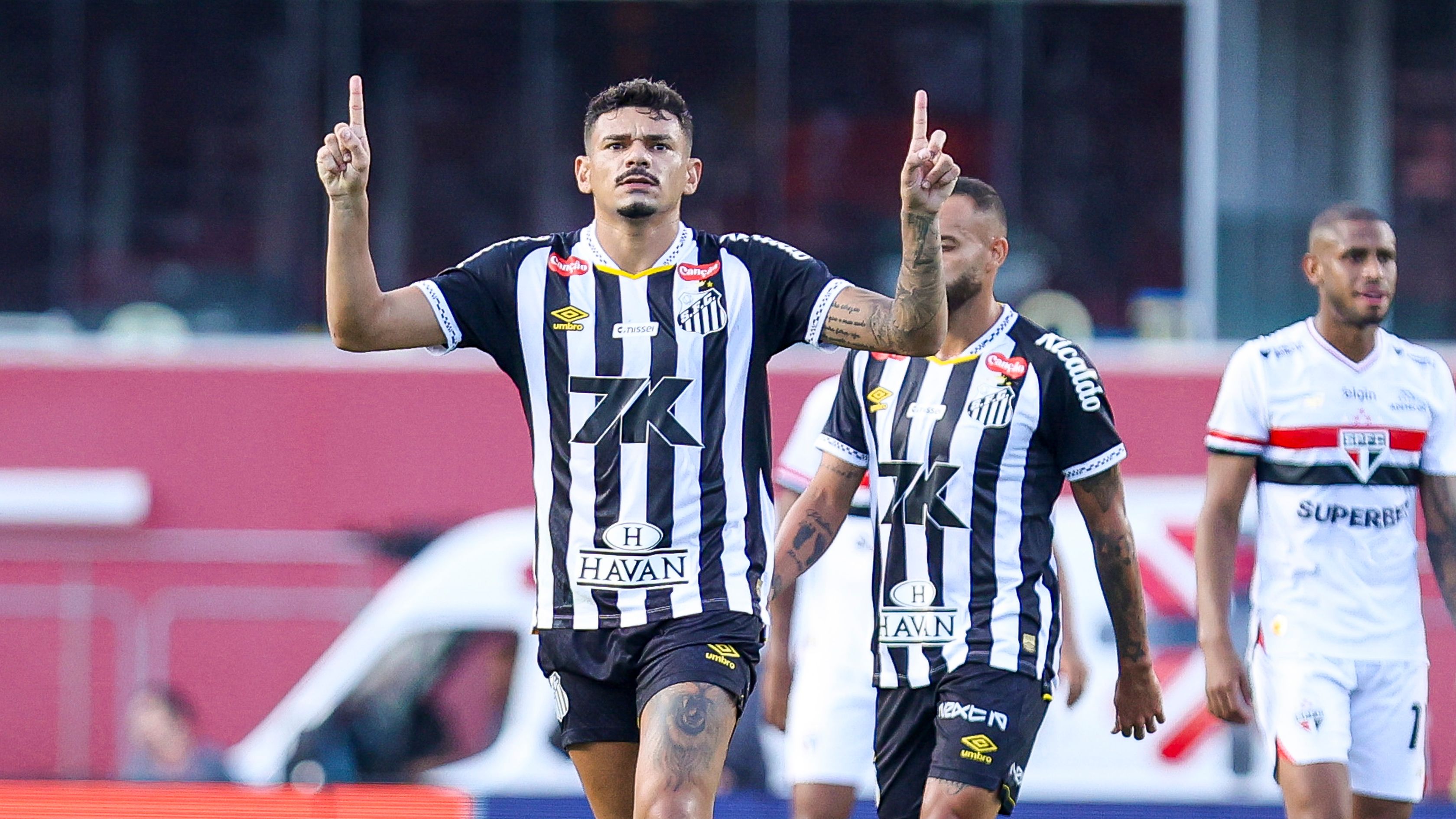 Sao Paulo v Santos - Brasileirao 2025