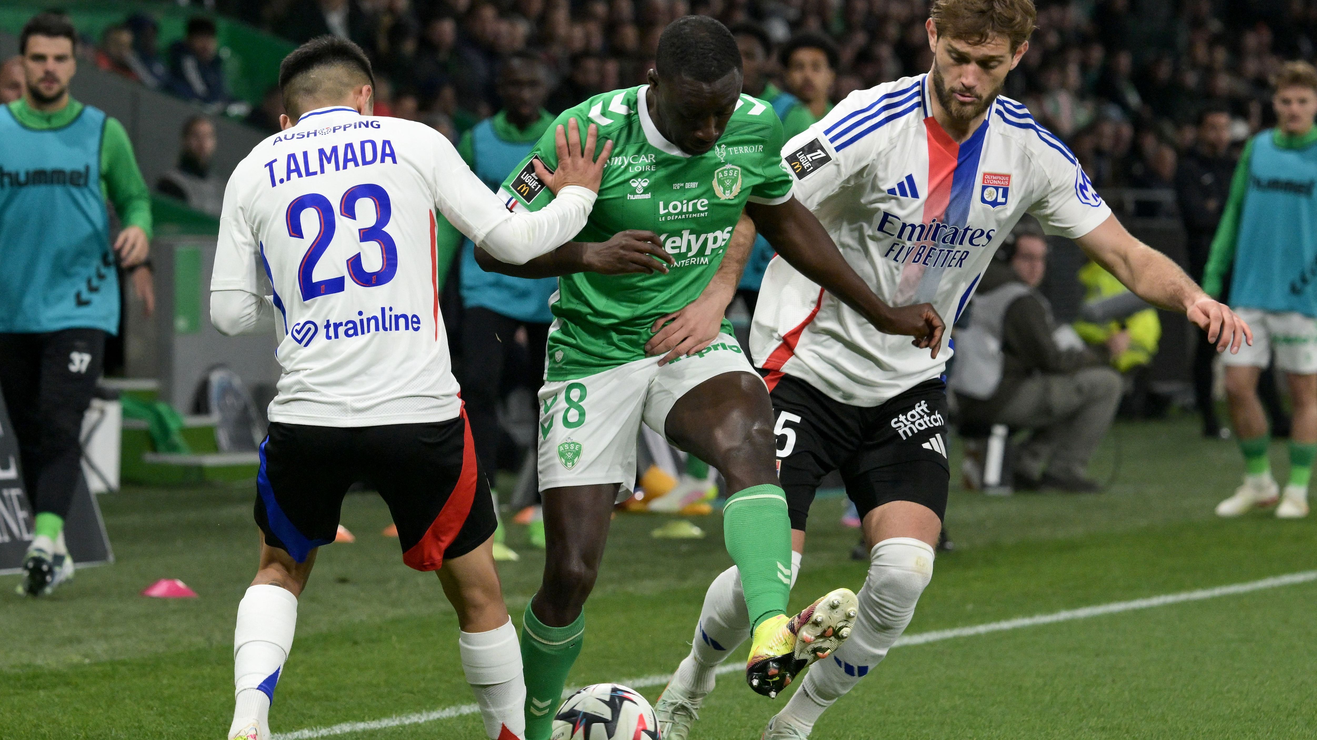 FBL-FRA-LIGUE1-SAINT-ETIENNE-LYON
