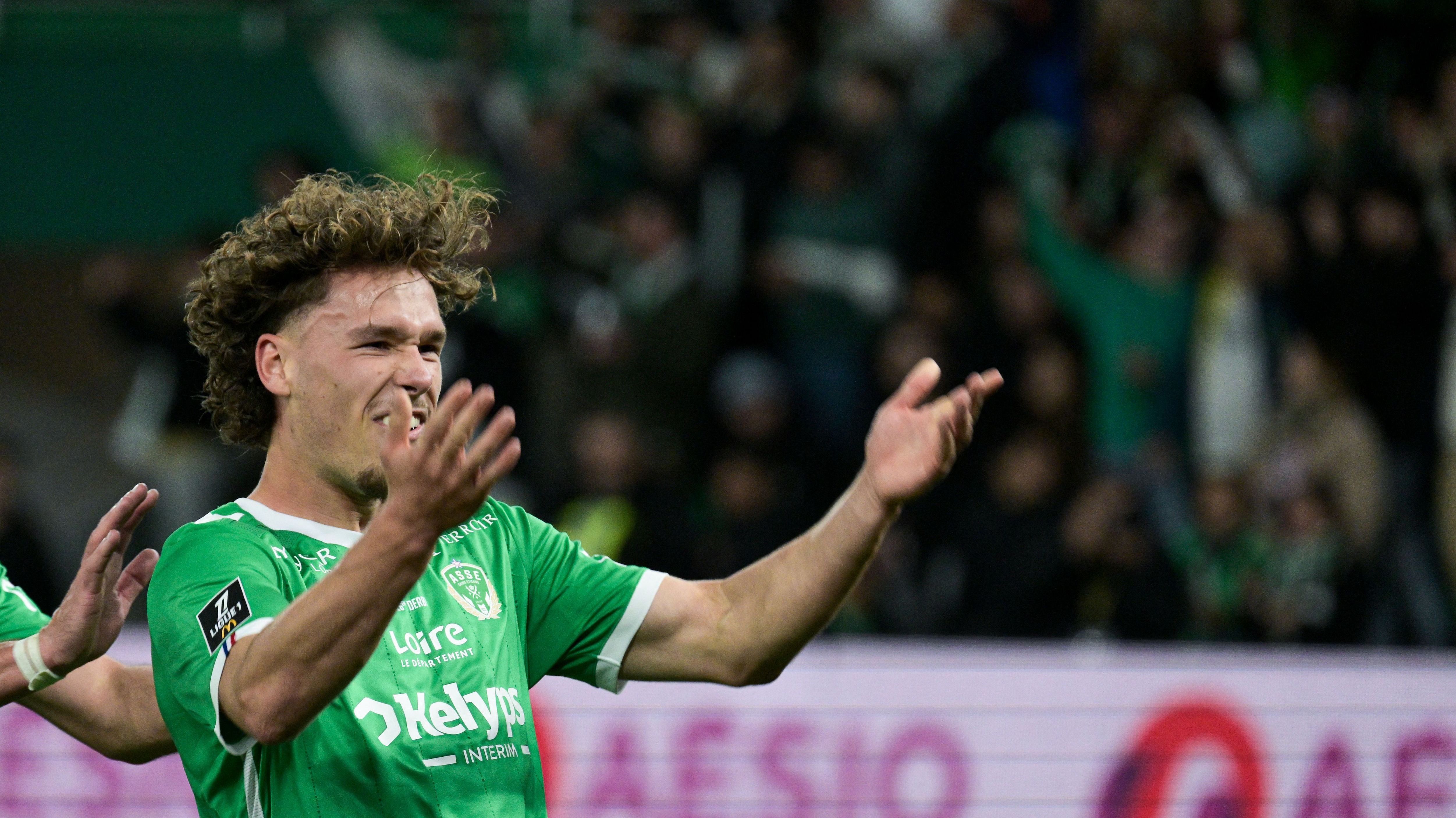 FBL-FRA-LIGUE1-SAINT-ETIENNE-LYON