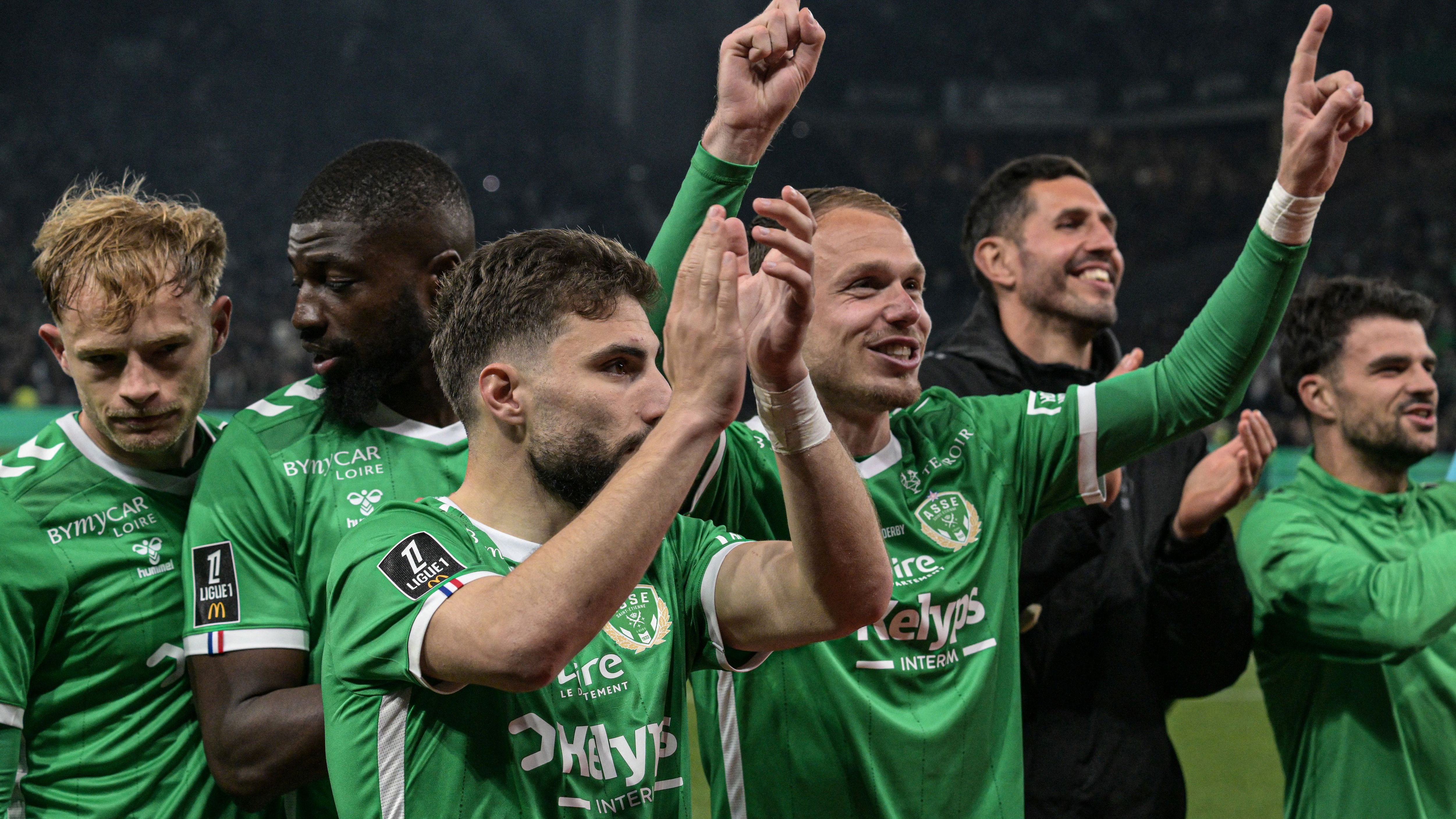 FBL-FRA-LIGUE1-SAINT-ETIENNE-LYON