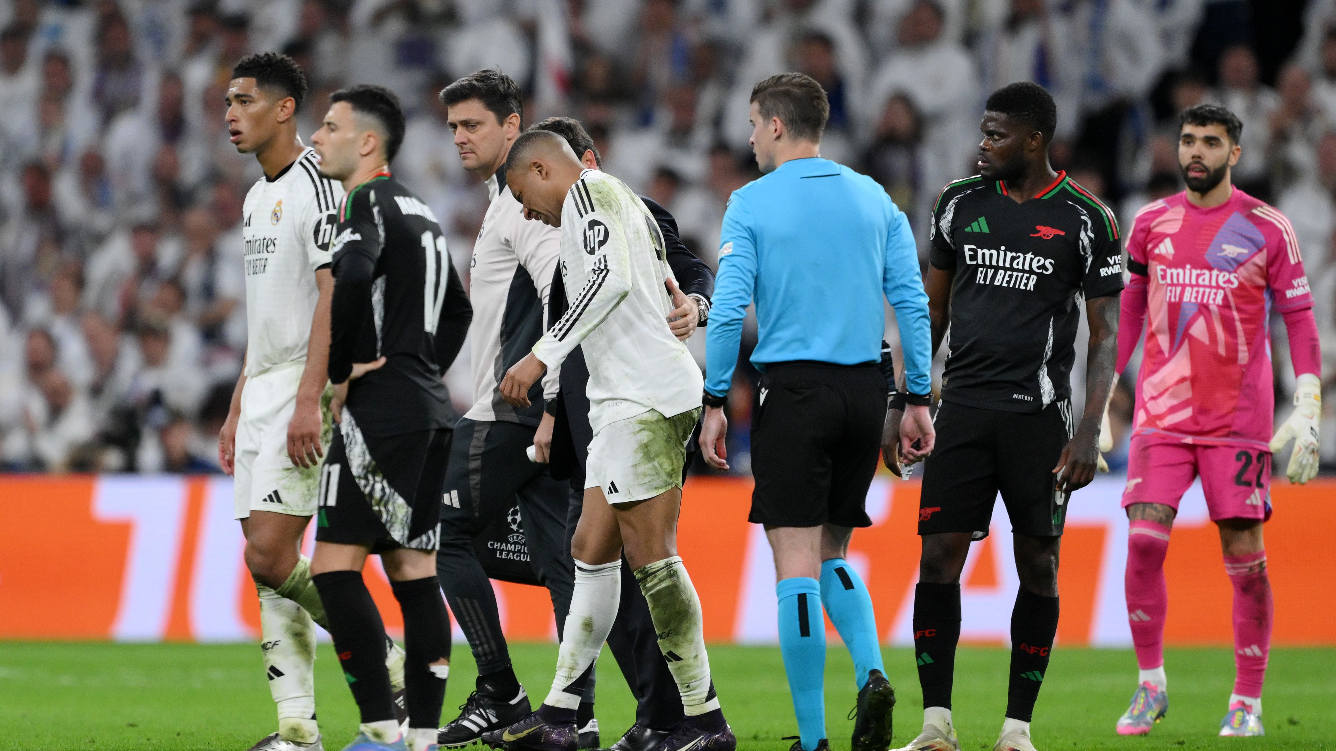 Real Madrid C.F. v Arsenal FC - UEFA Champions League 2024/25 Quarter Final Second Leg