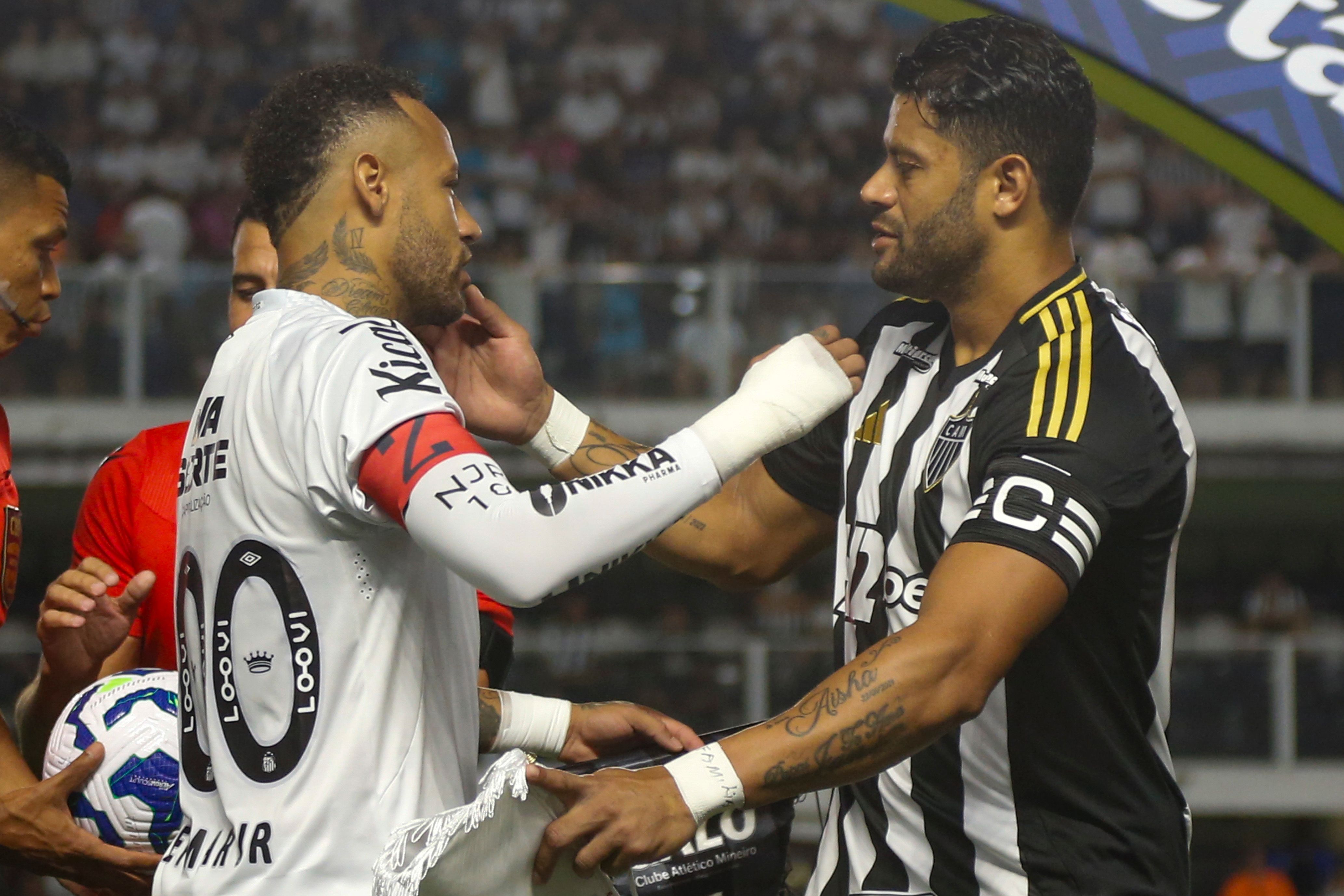 Santos v Atletico Mineiro - Brasileirao 2025