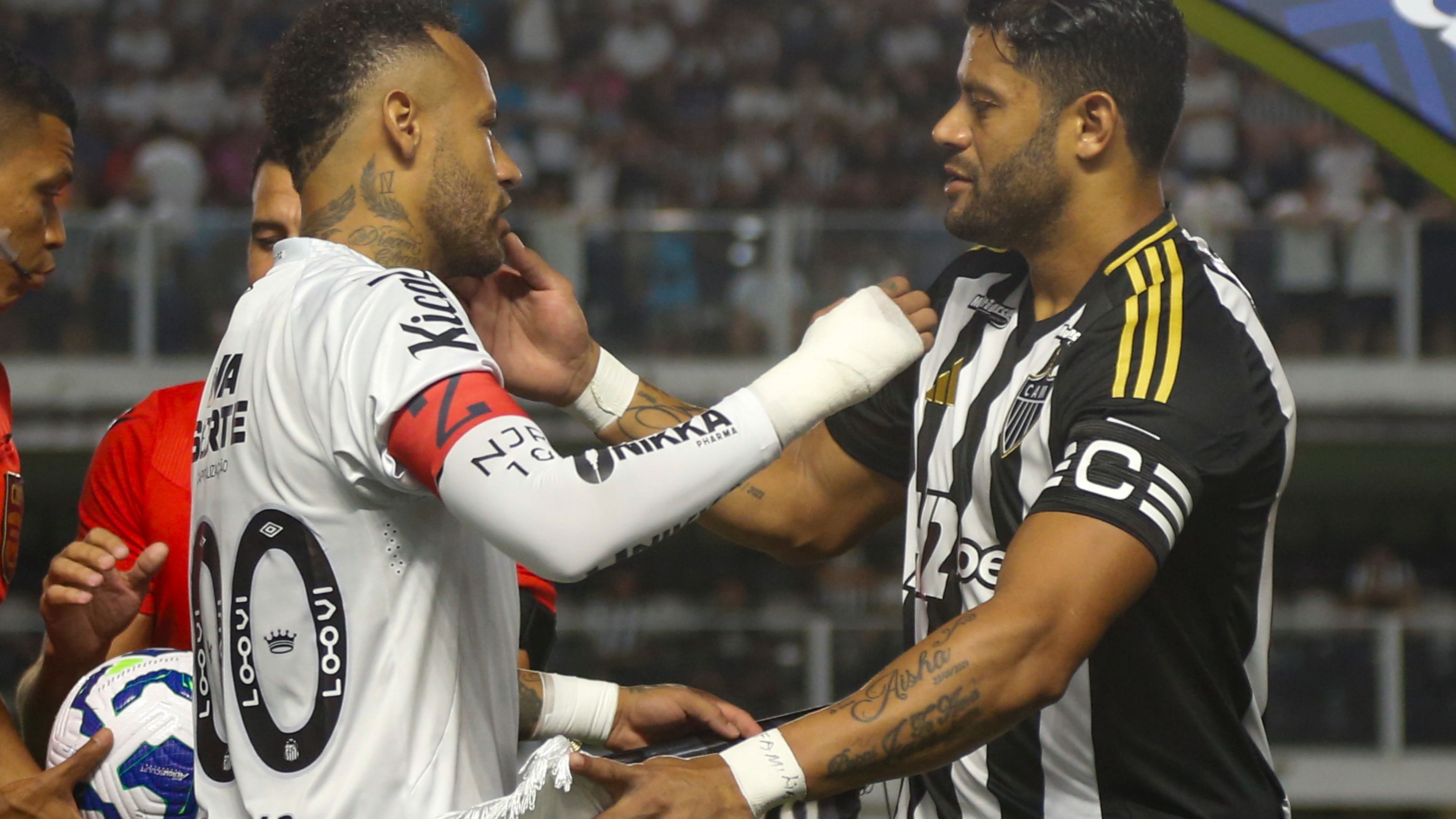Santos v Atletico Mineiro - Brasileirao 2025