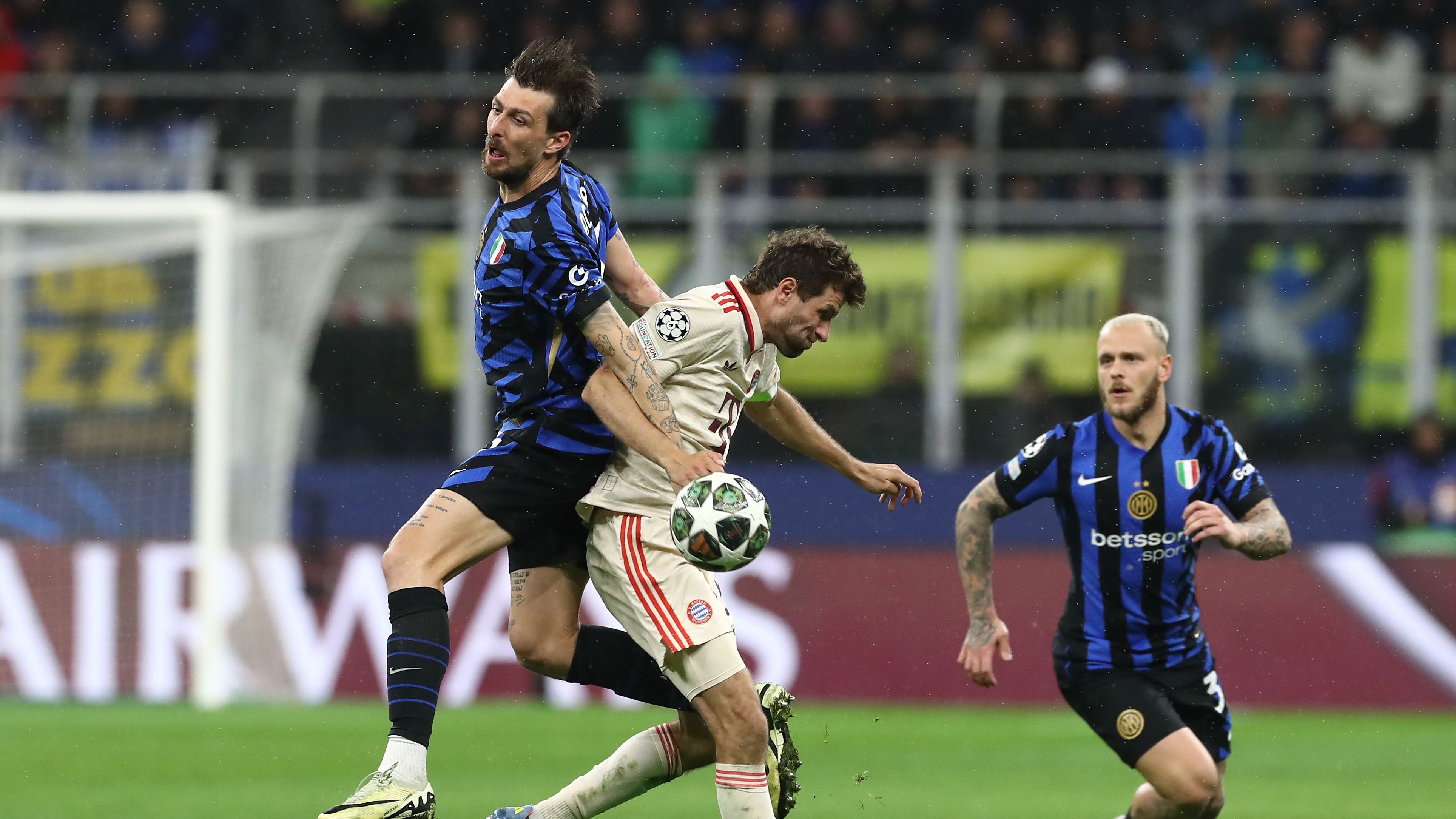 FC Internazionale Milano v FC Bayern München - UEFA Champions League 2024/25 Quarter Final Second Leg