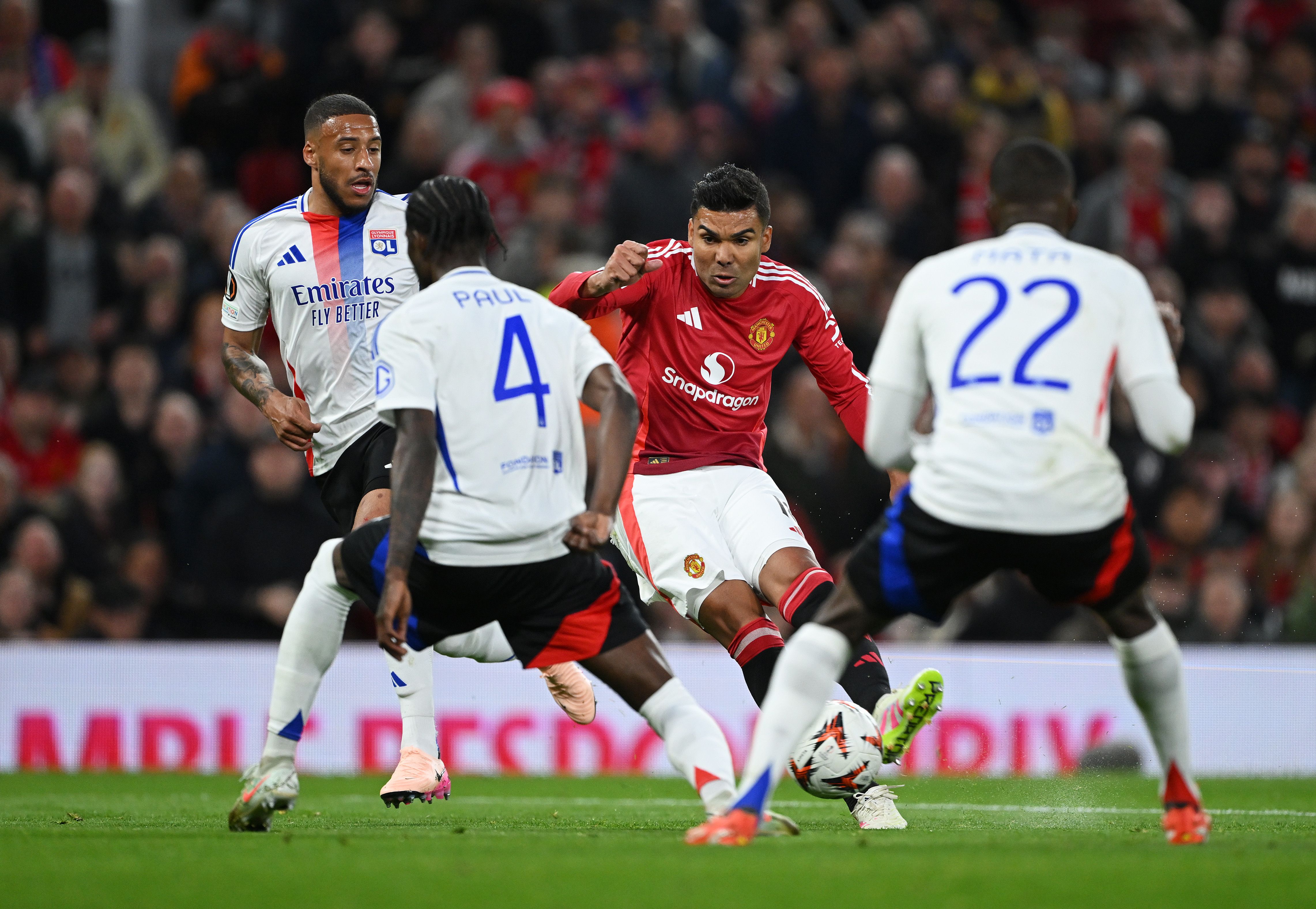 Lyon chute face à Manchester United