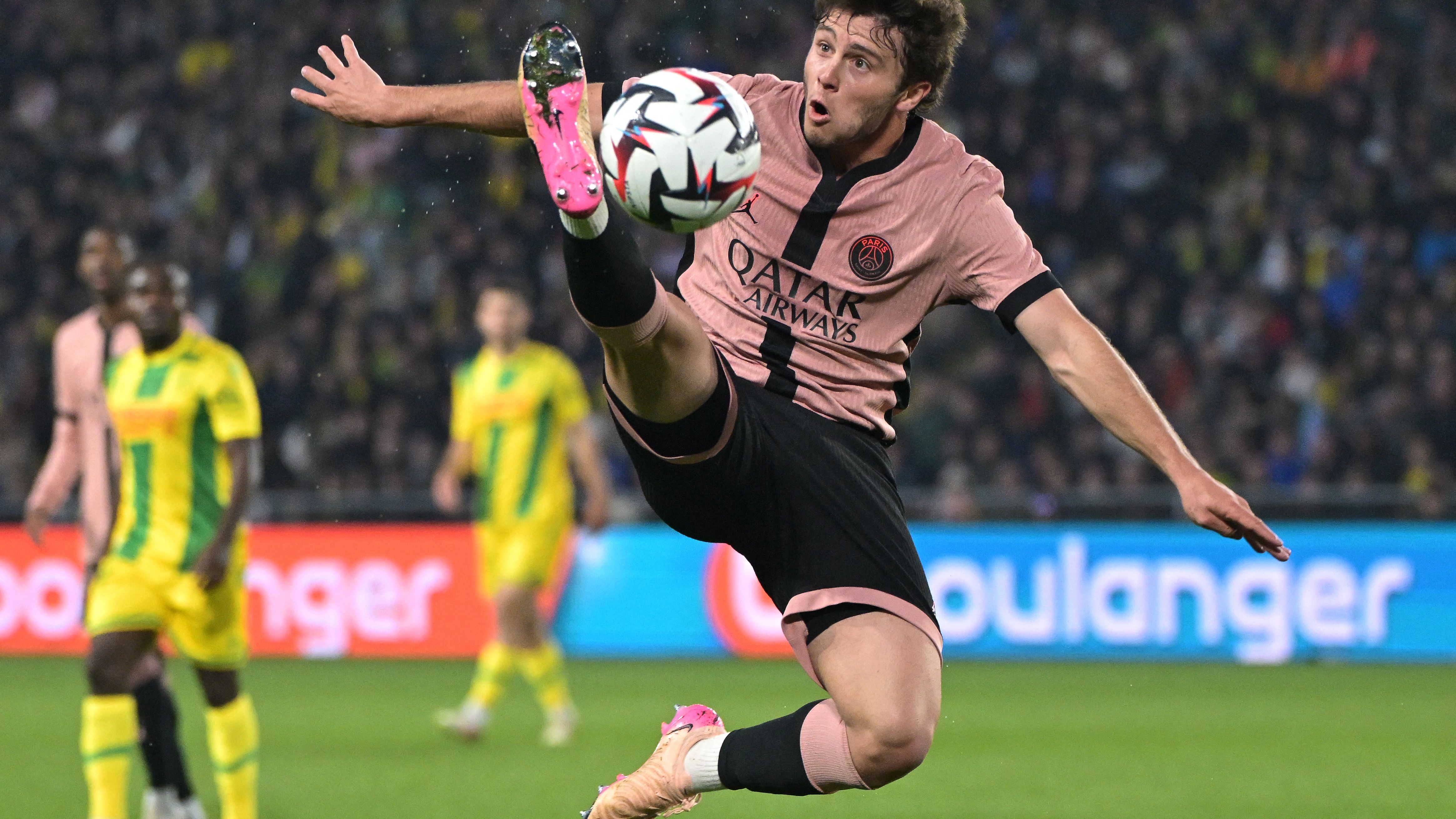 TOPSHOT-FBL-FRA-LIGUE1-NANTES-PSG