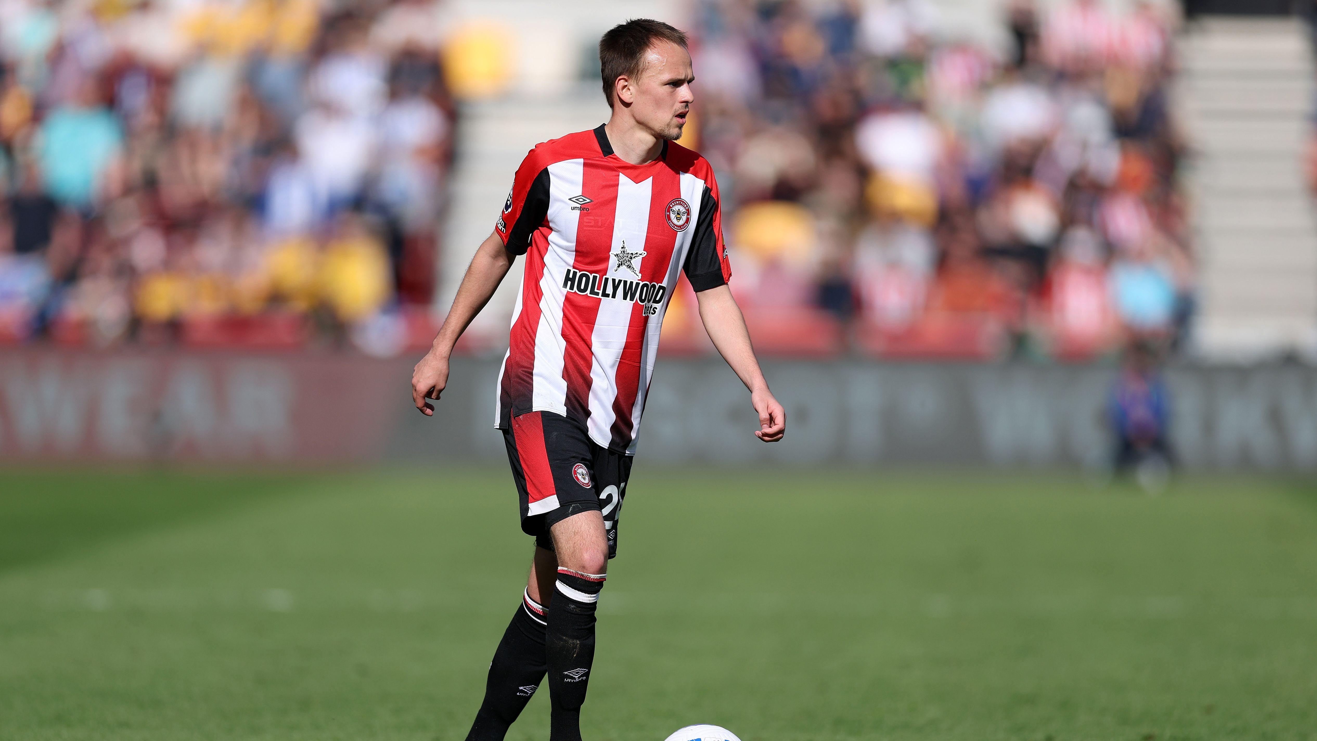 Brentford FC v Brighton & Hove Albion FC - Premier League