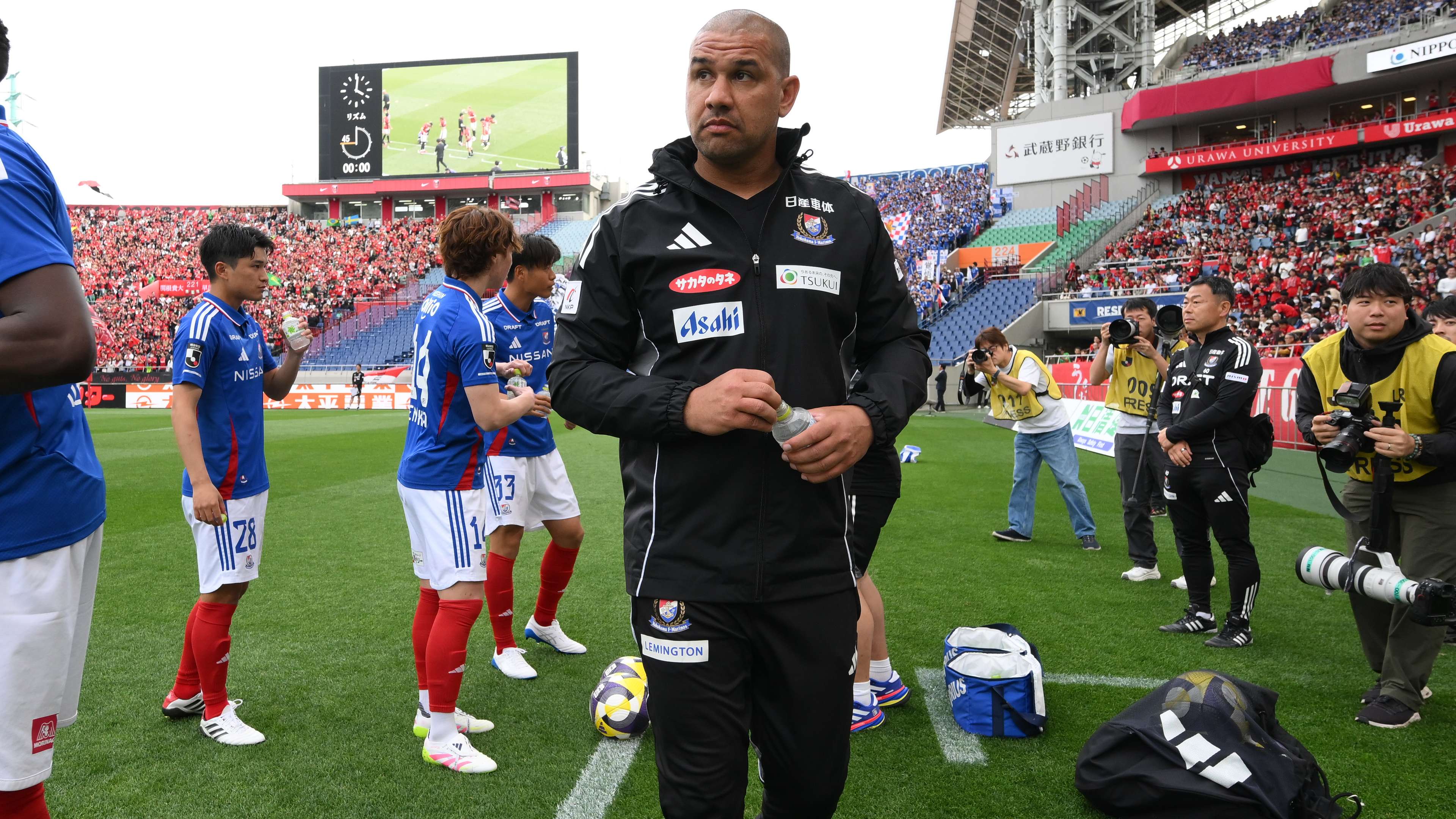 Urawa Red Diamonds v Yokohama F•Marinos - J.LEAGUE MEIJI YASUDA J1