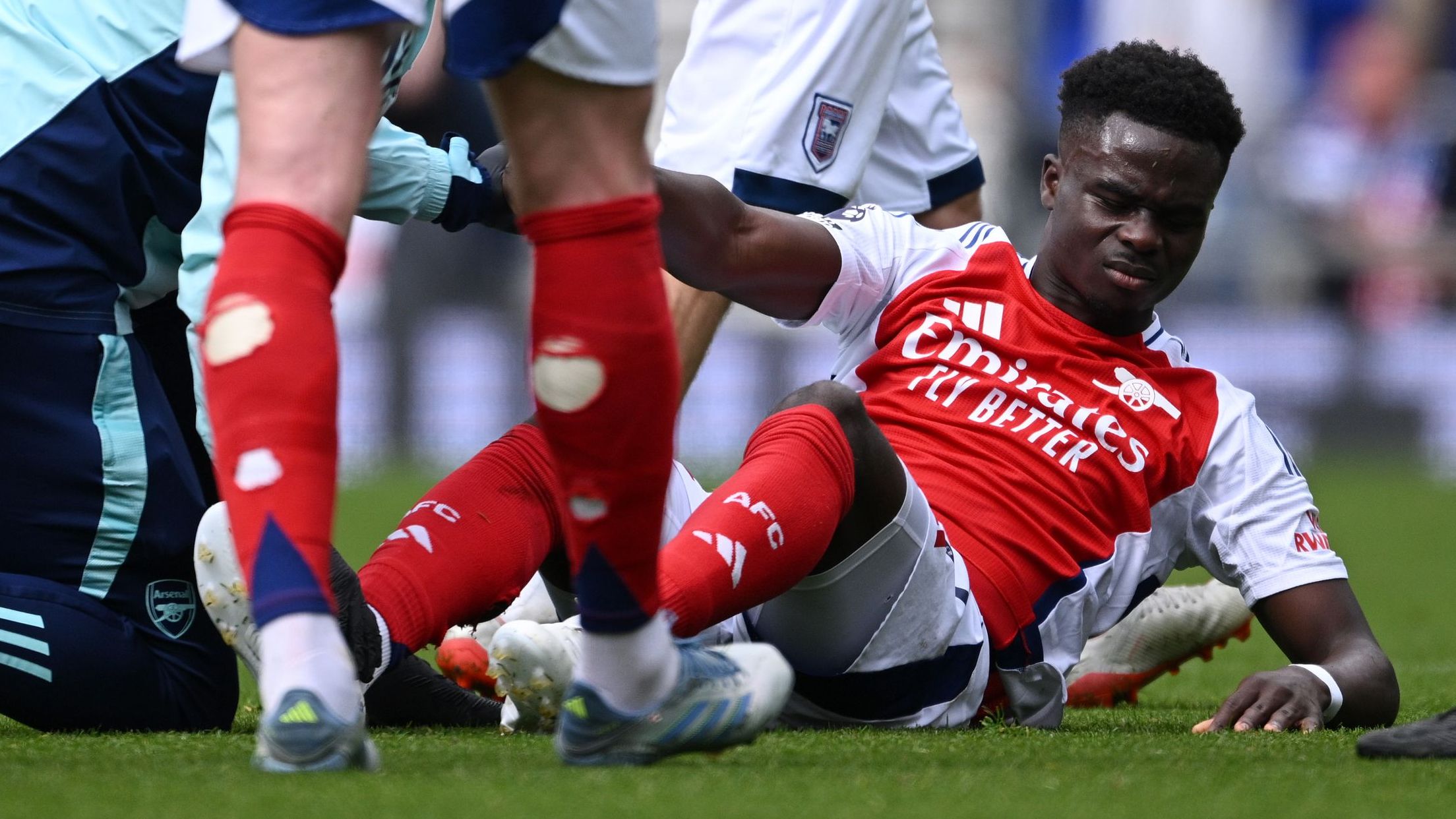 Bukayo Saka blessé avant le PSG : Mikel Arteta donne de ses nouvelles