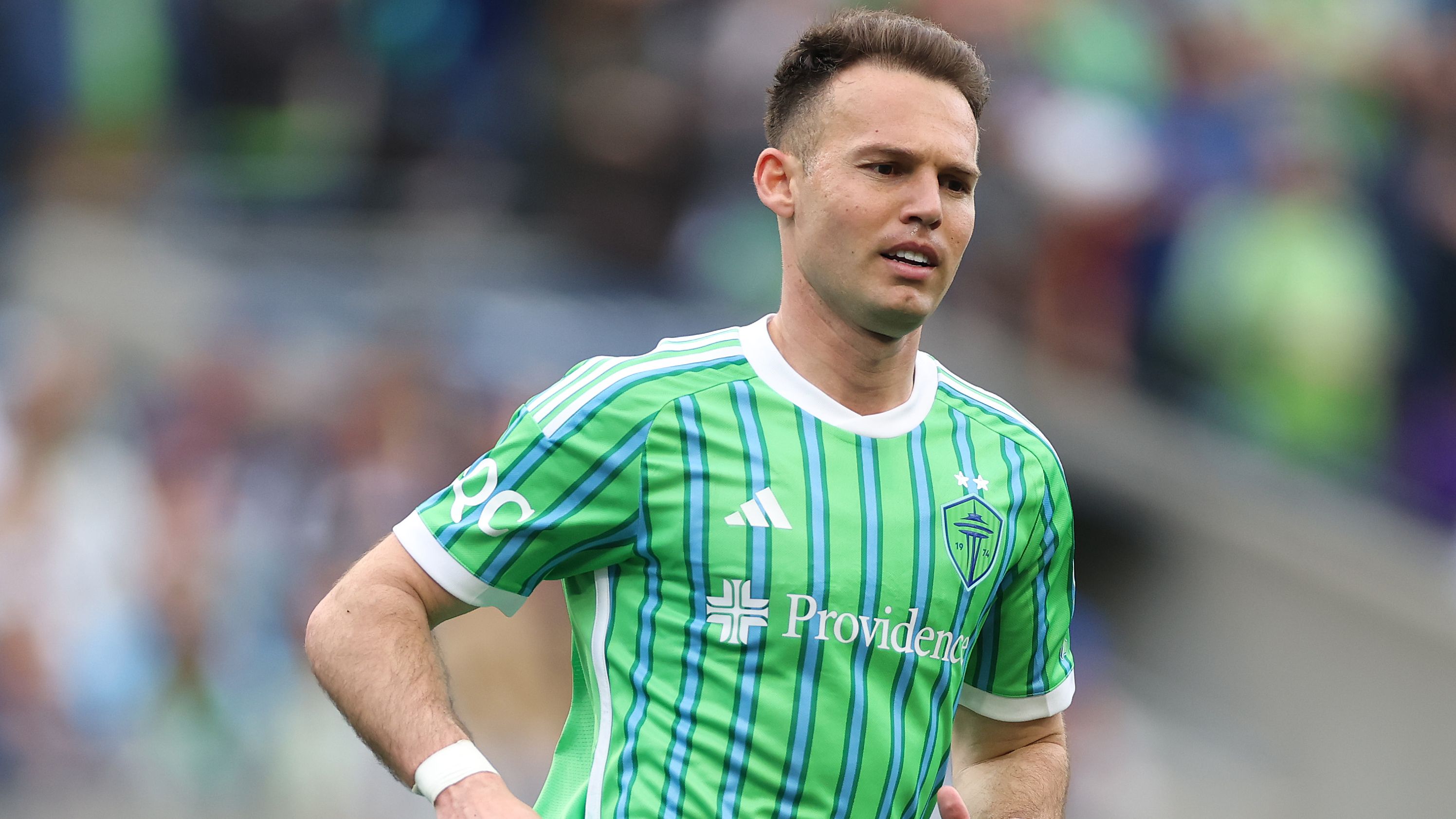 ‘Moose meets Moose’ - Seattle Sounders' Danny Musovski enjoys fun encounter with Seattle Mariners mascot Moose | Goal.com UK