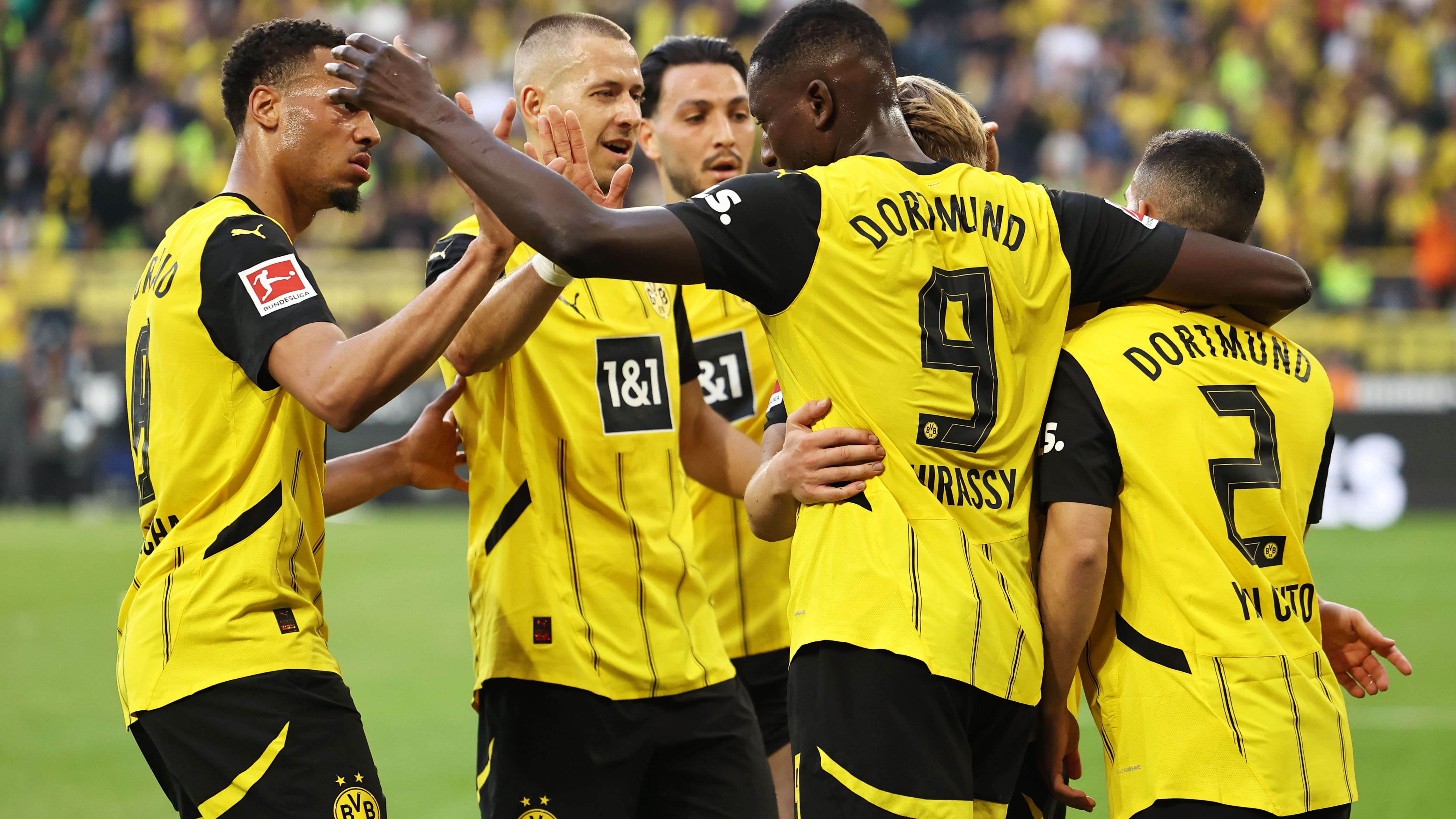 Borussia Dortmund v Borussia Mönchengladbach - Bundesliga