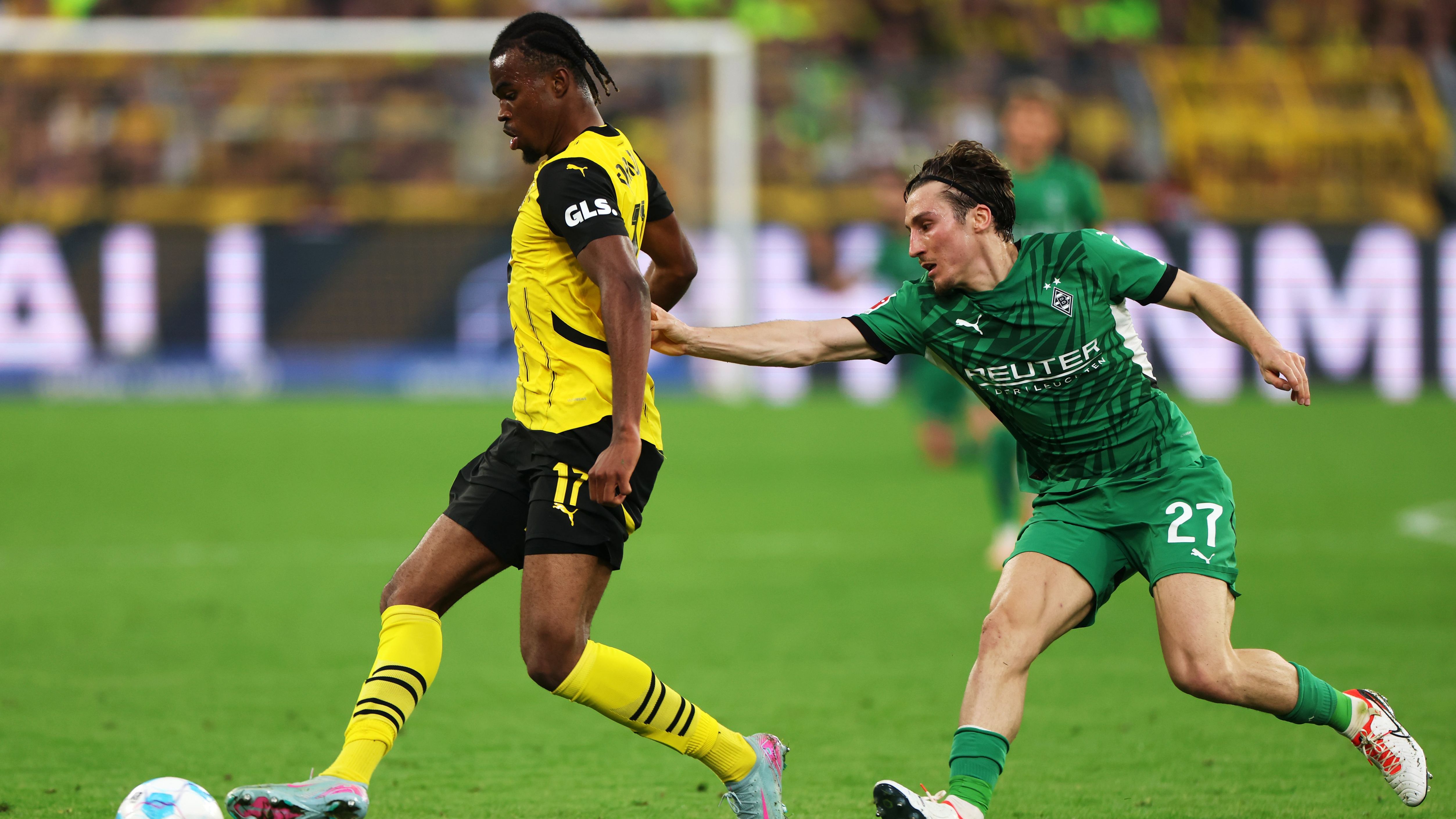 Borussia Dortmund v Borussia Mönchengladbach - Bundesliga