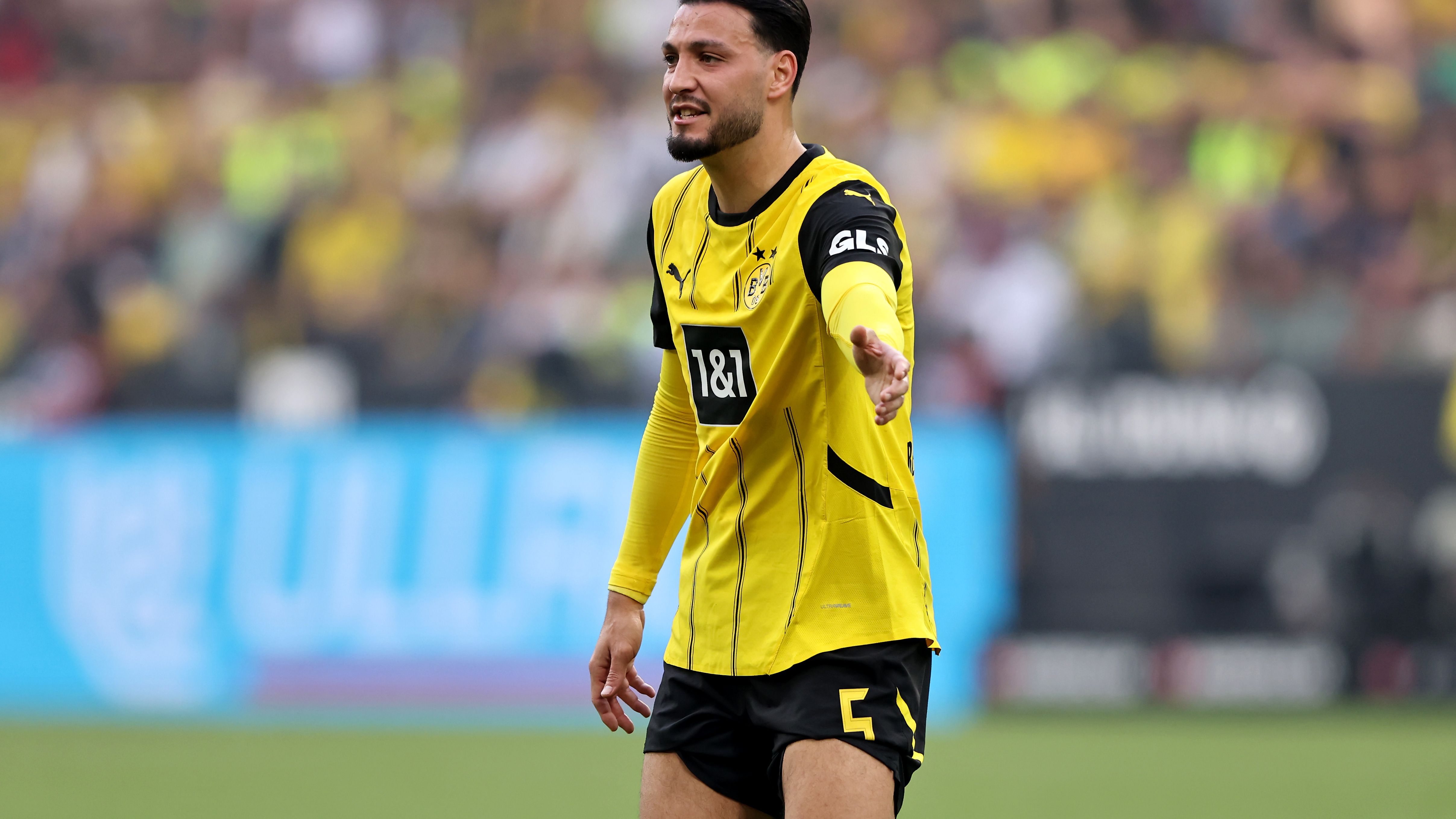 Borussia Dortmund v Borussia Mönchengladbach - Bundesliga