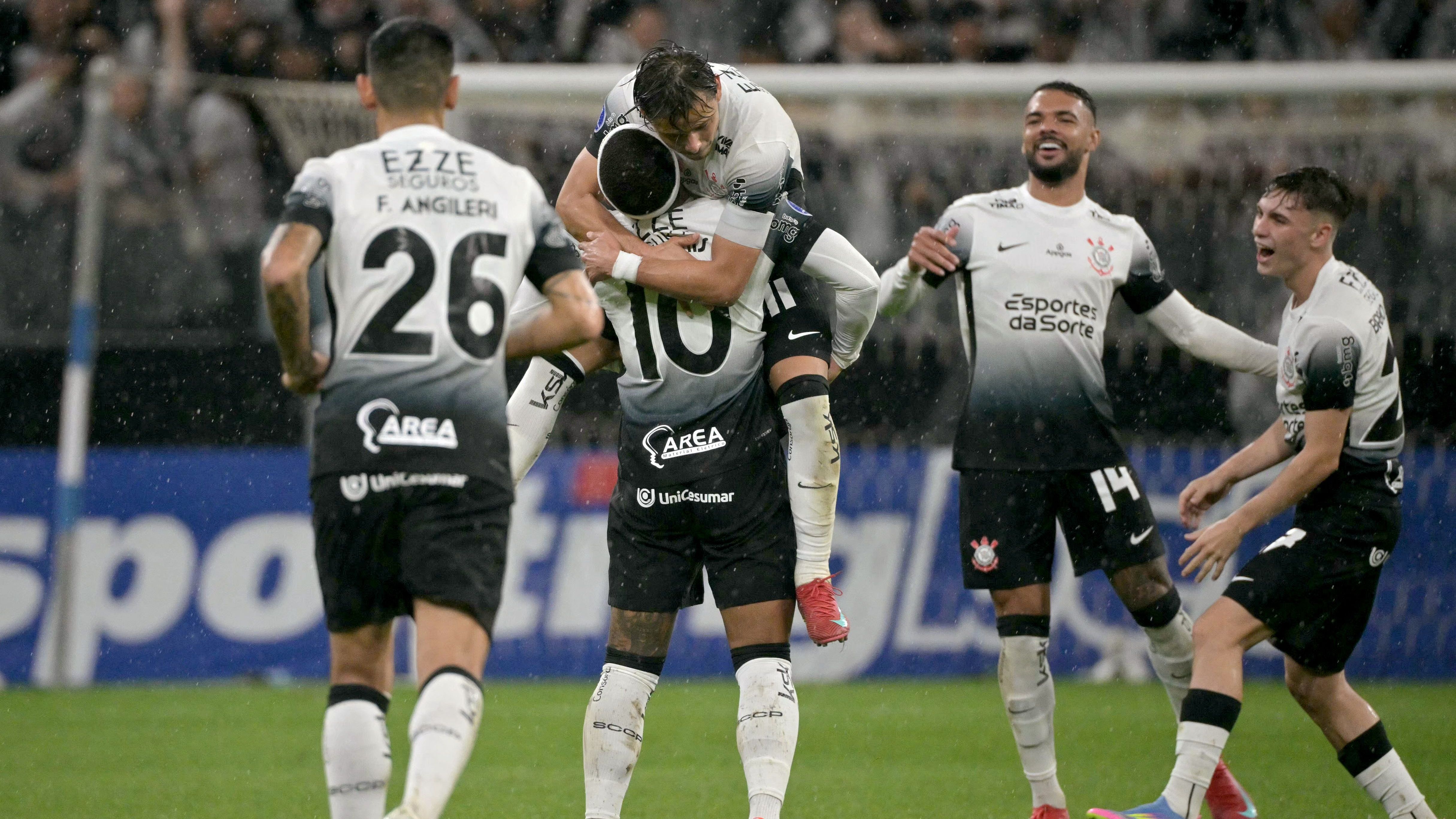 FBL-SUDAMERICANA-CORINTHIANS-RACINGURU