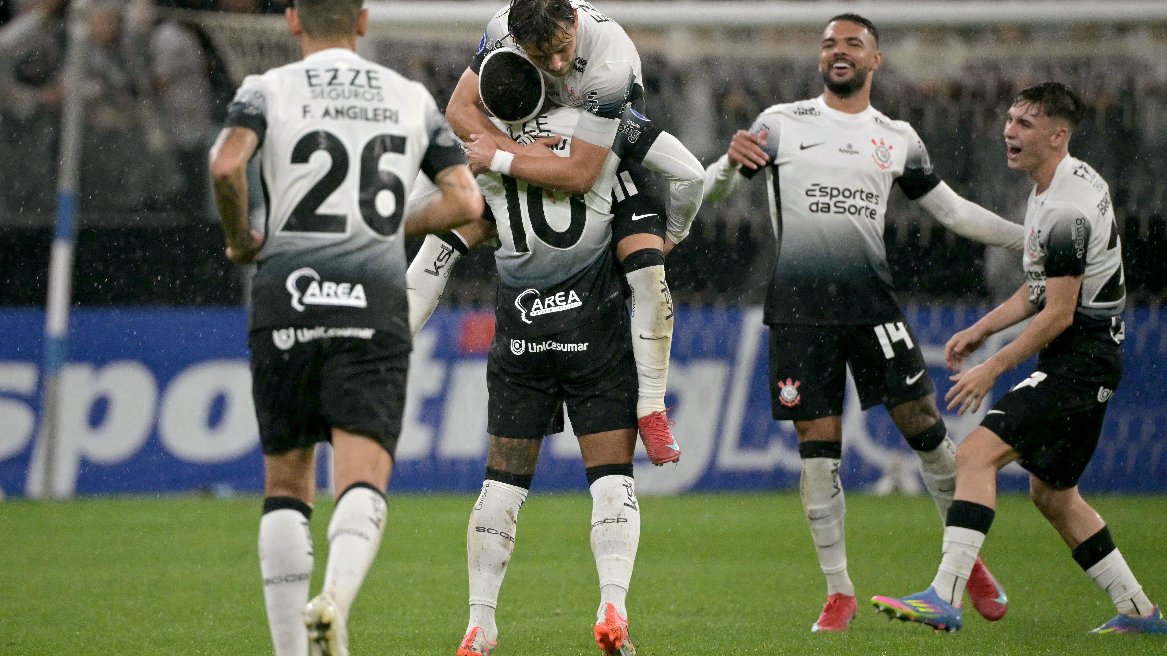 FBL-SUDAMERICANA-CORINTHIANS-RACINGURU