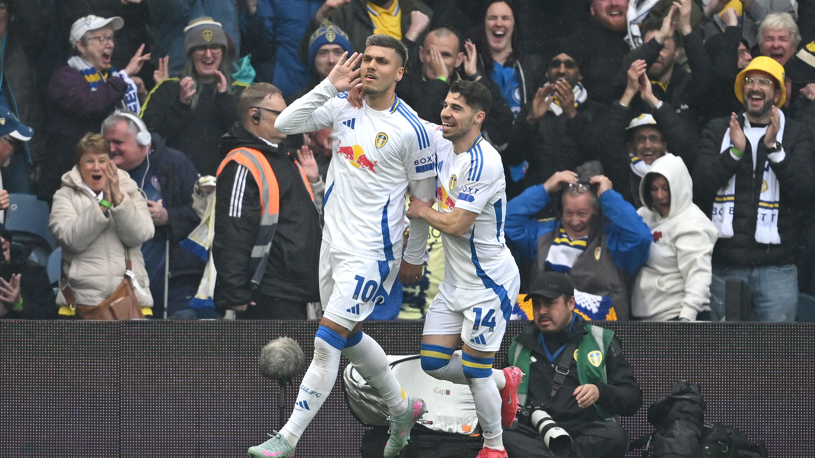 Leeds United FC v Stoke City FC - Sky Bet Championship