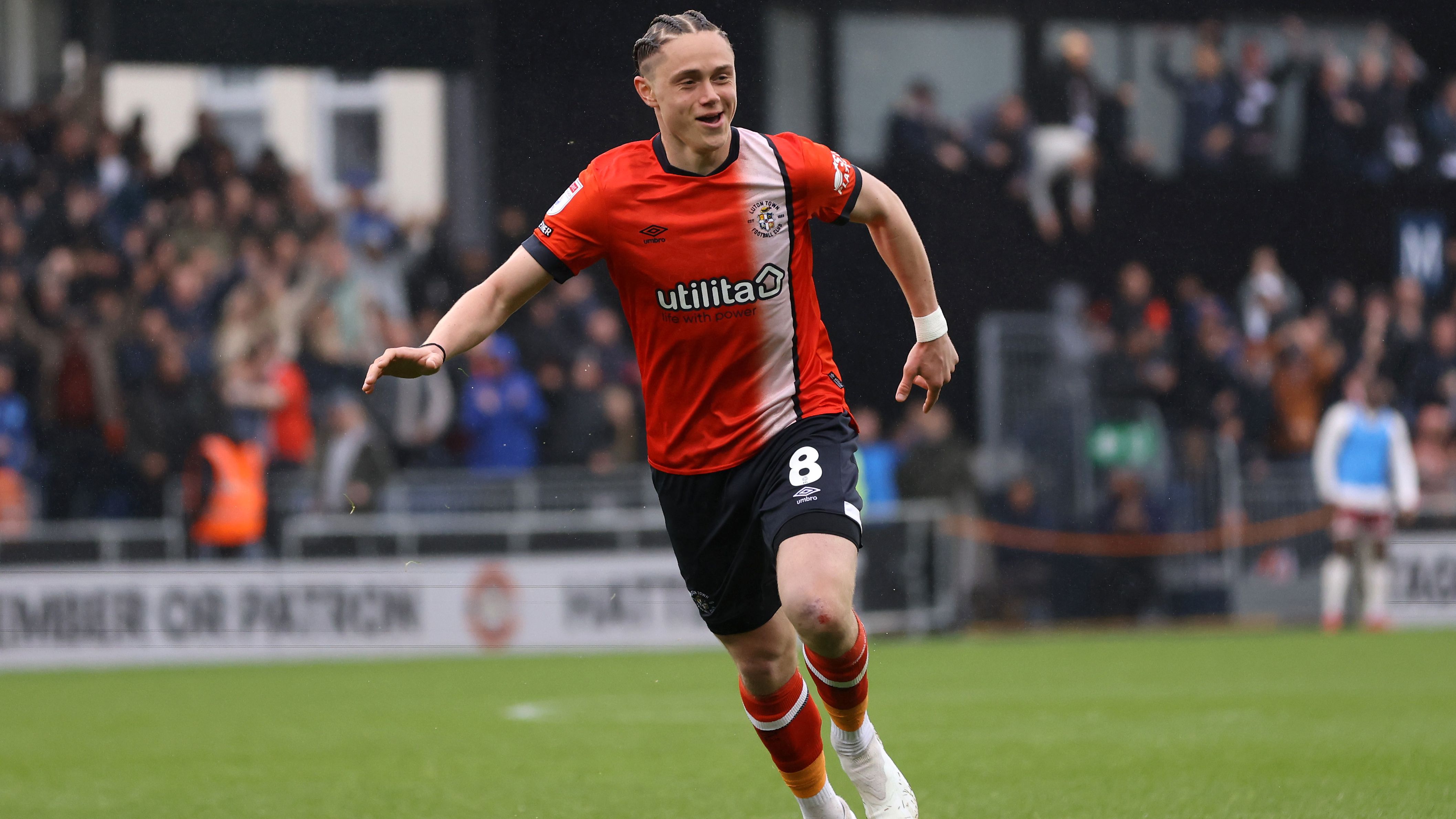 Luton Town FC v Bristol City FC - Sky Bet Championship
