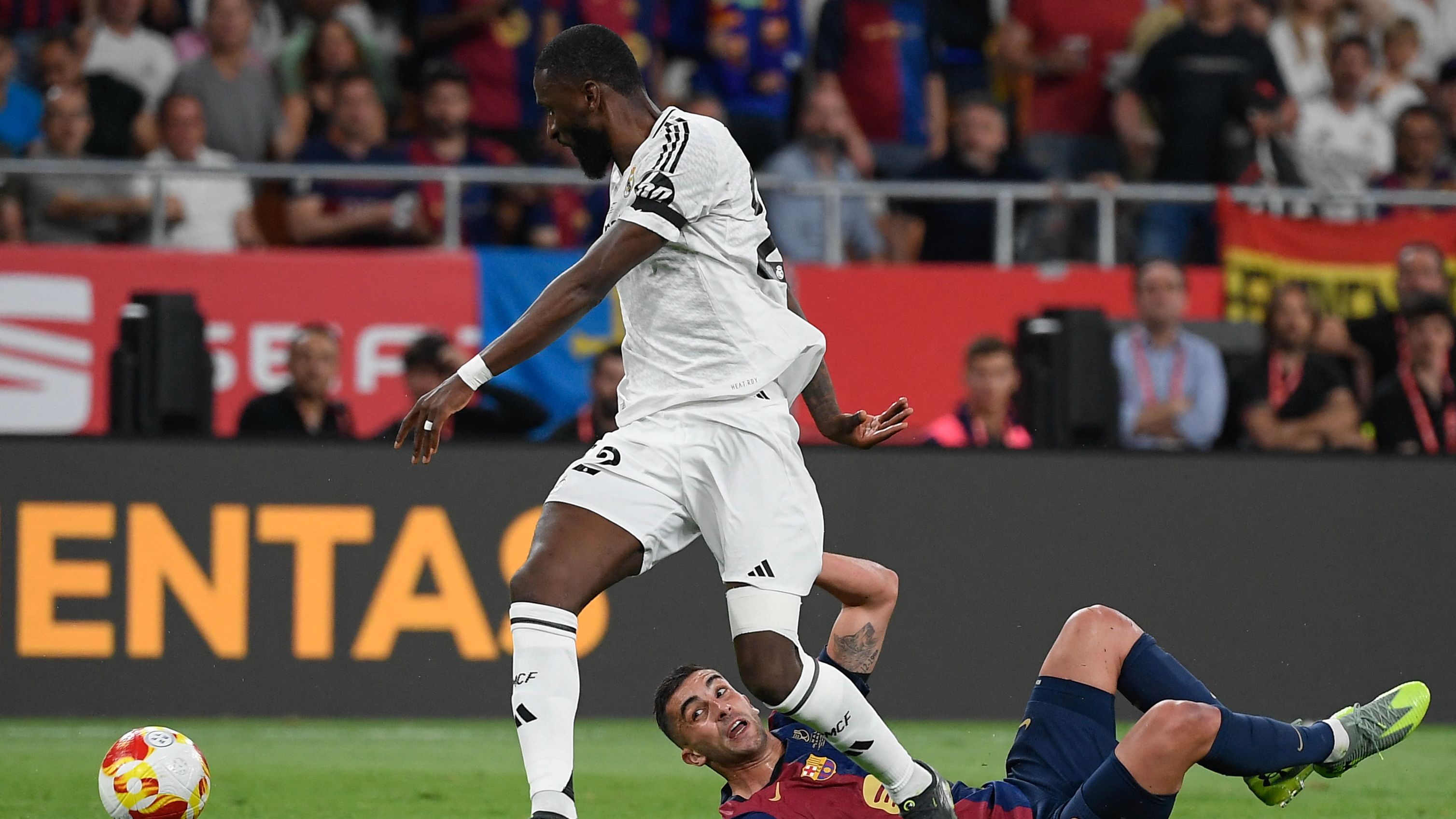 FBL-ESP-CUP-BARCELONA-REAL MADRID