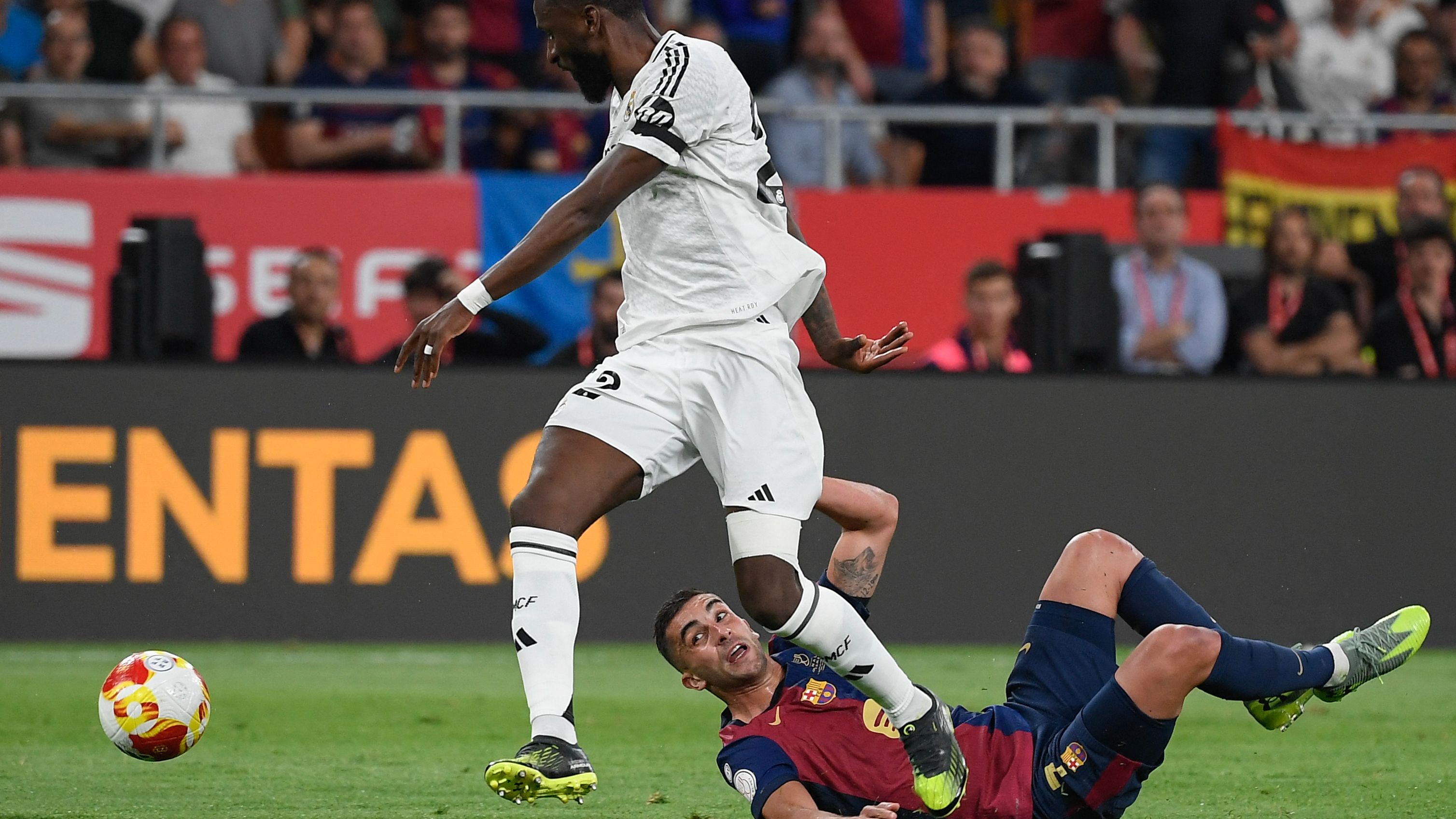 FBL-ESP-CUP-BARCELONA-REAL MADRID