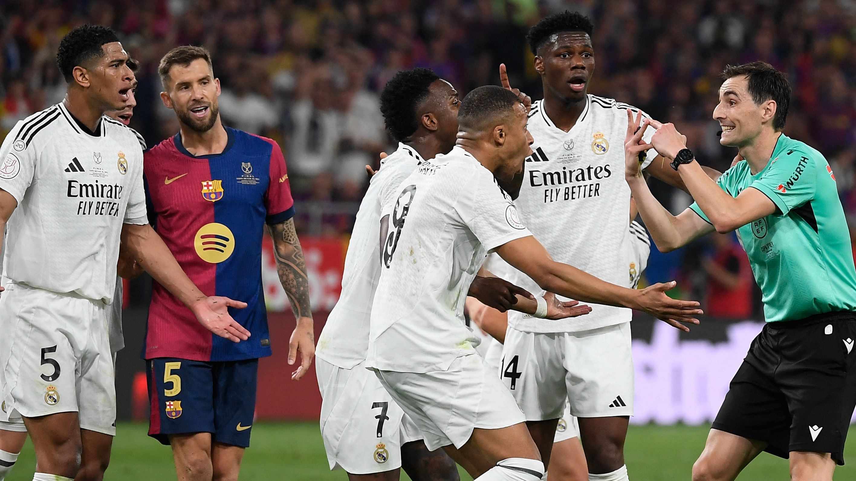 FBL-ESP-CUP-BARCELONA-REAL MADRID