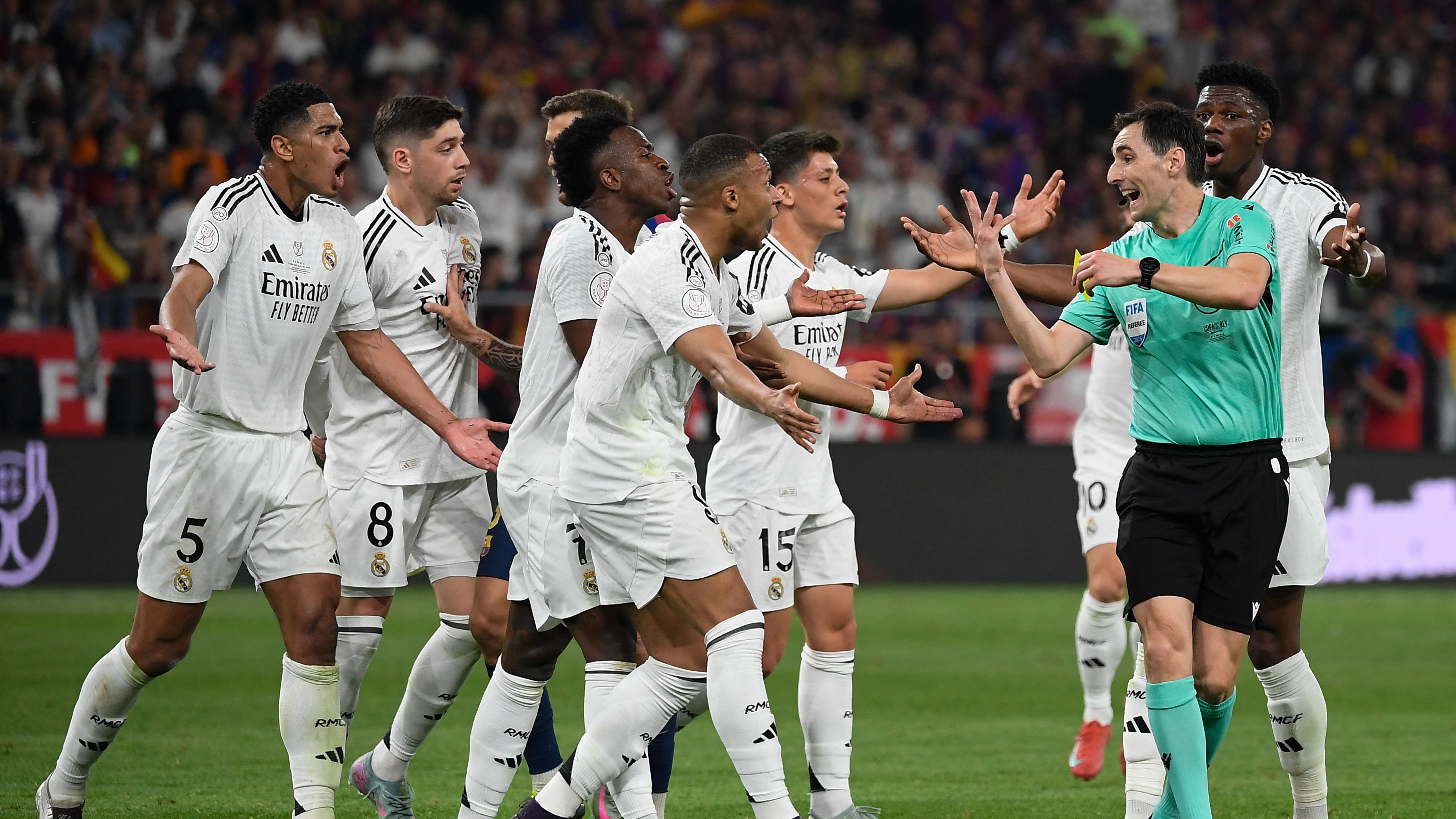 TOPSHOT-FBL-ESP-CUP-BARCELONA-REAL MADRID