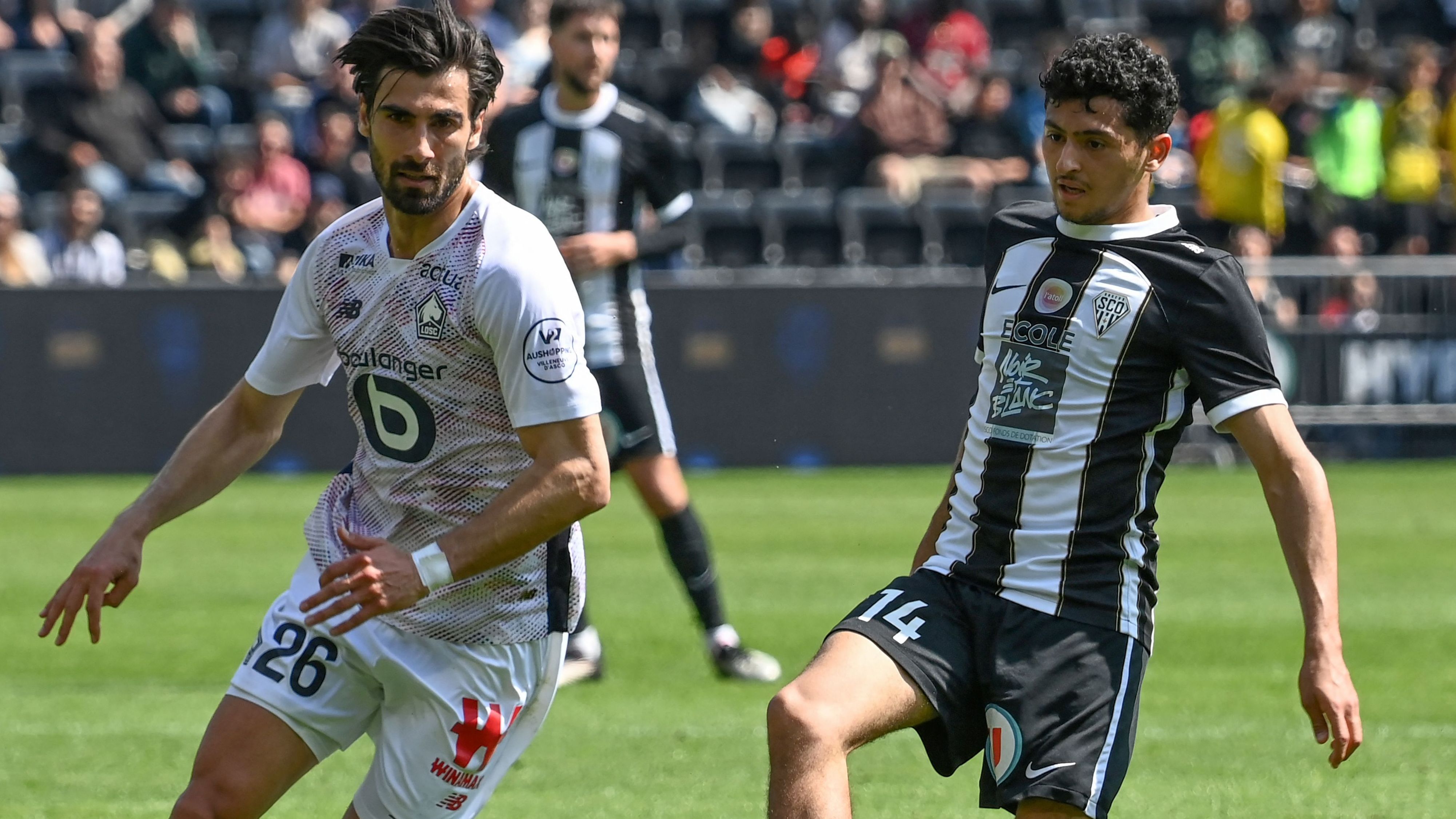 FBL-FRA-LIGUE1-ANGERS-LILLE