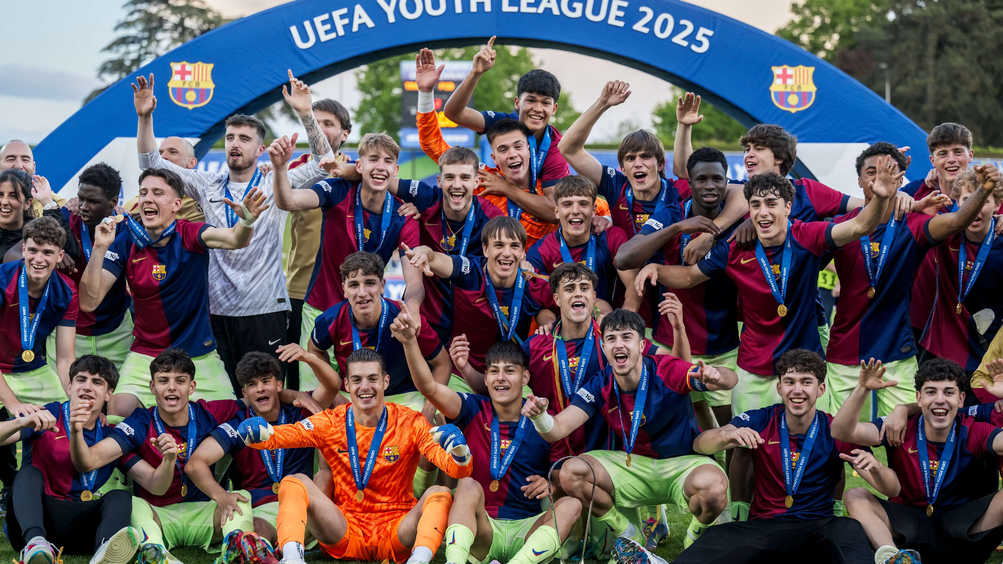 FBL-EUR-YOUTH LEAGUE-TRABZONSPOR-BARCELONA