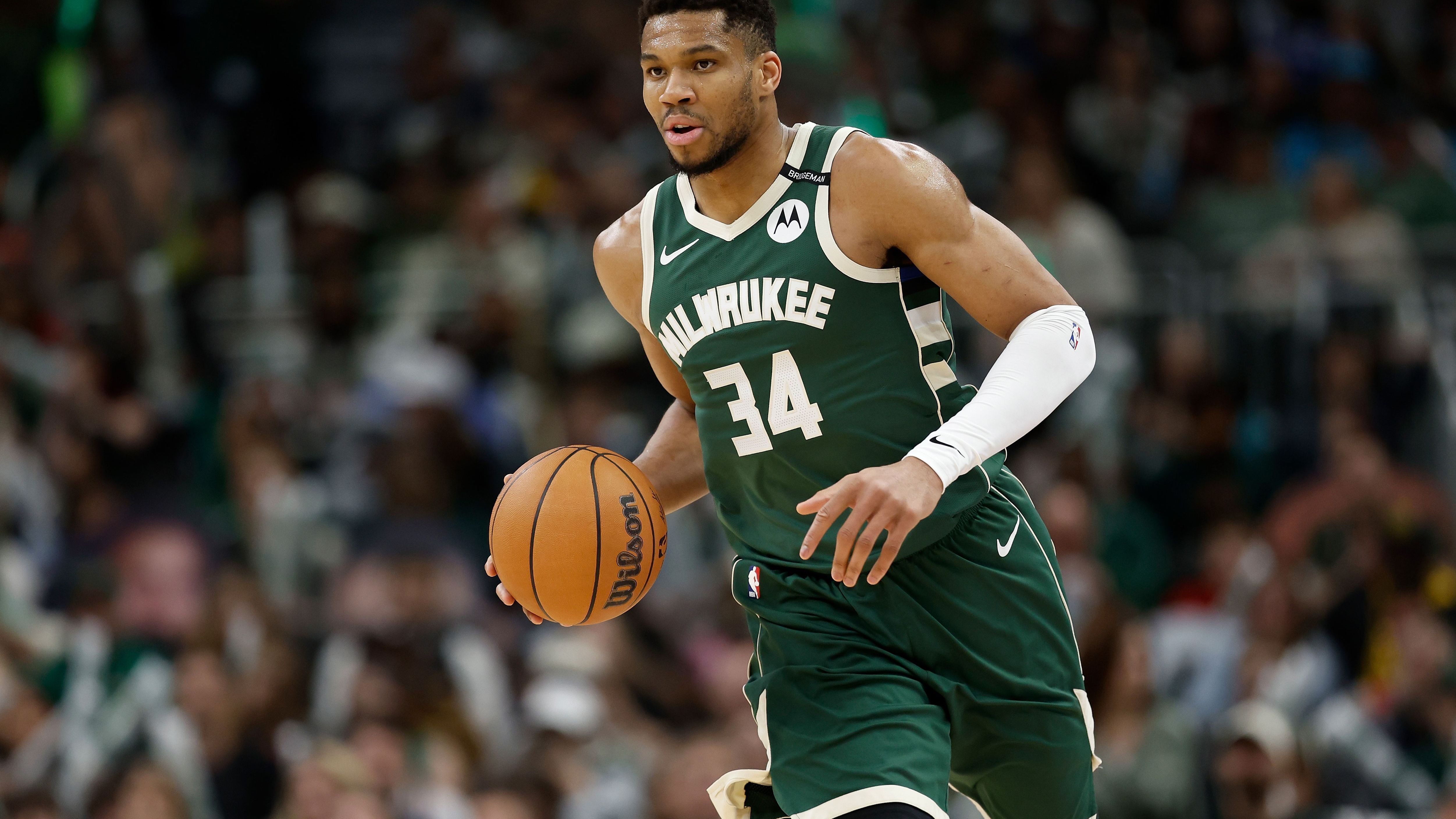 Indiana Pacers v Milwaukee Bucks - Game Three