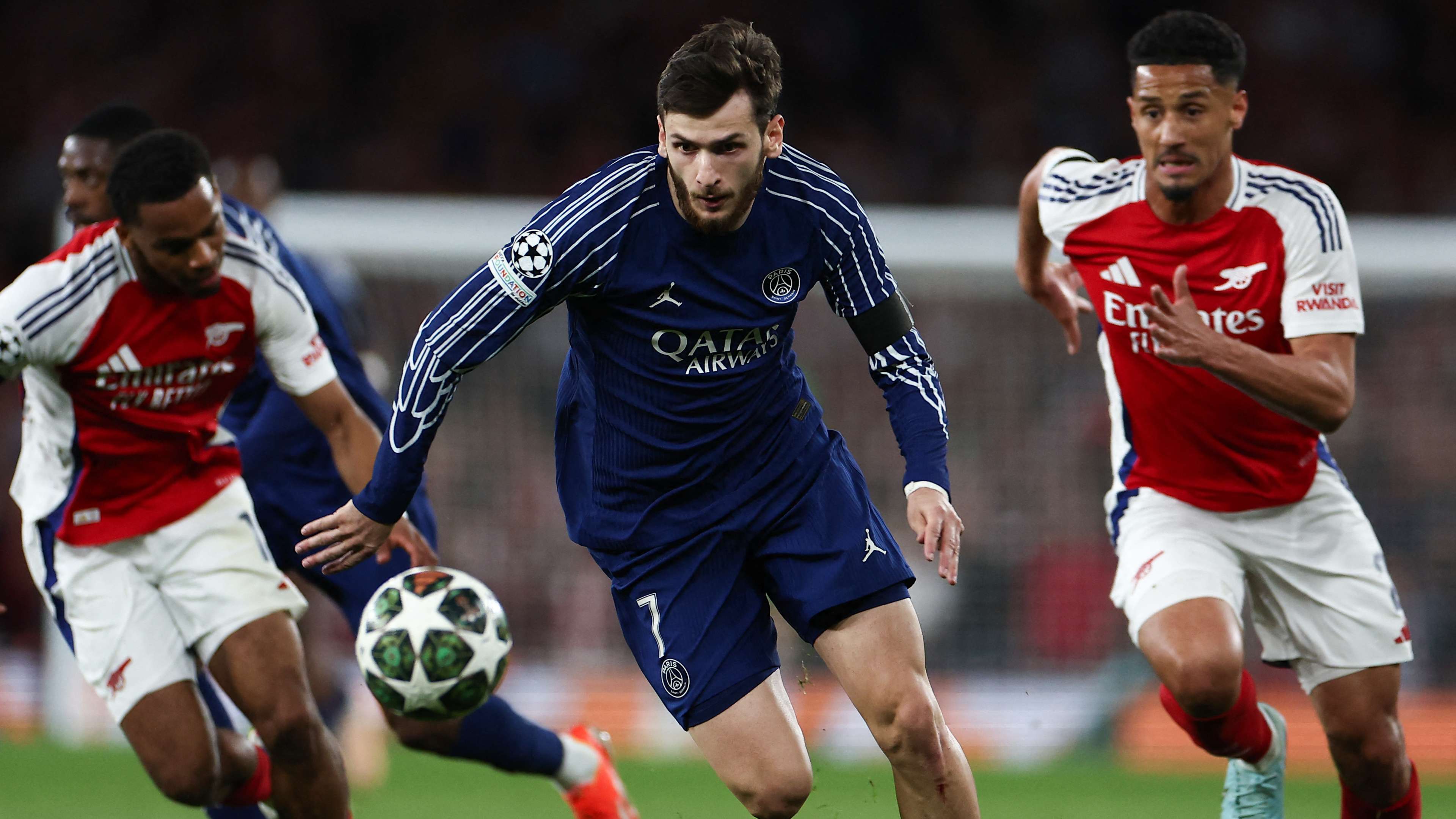 Khvicha Kvaratskhelia vs Benjamin Pavard