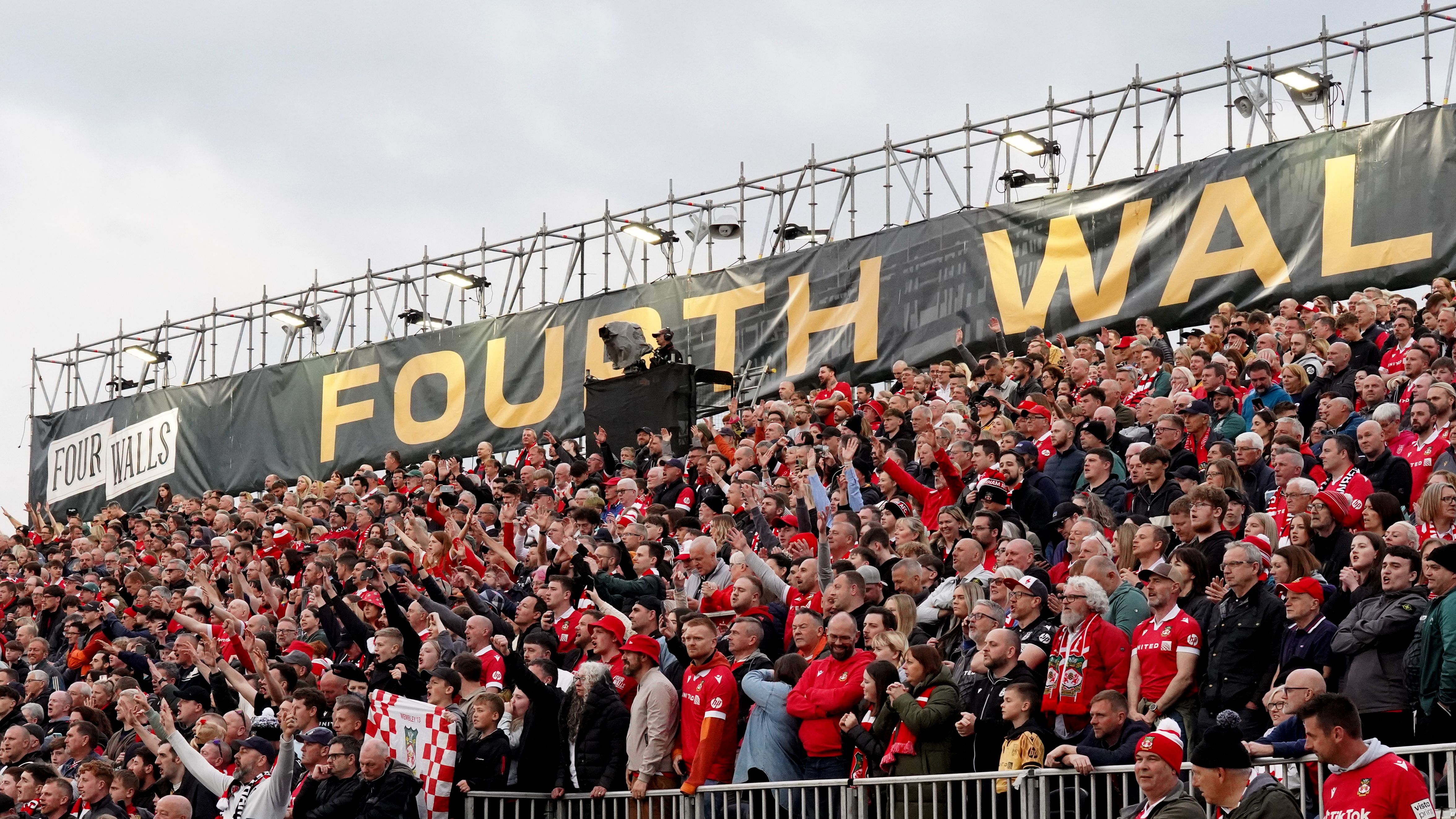 Wrexham AFC v Charlton Athletic FC - Sky Bet League One