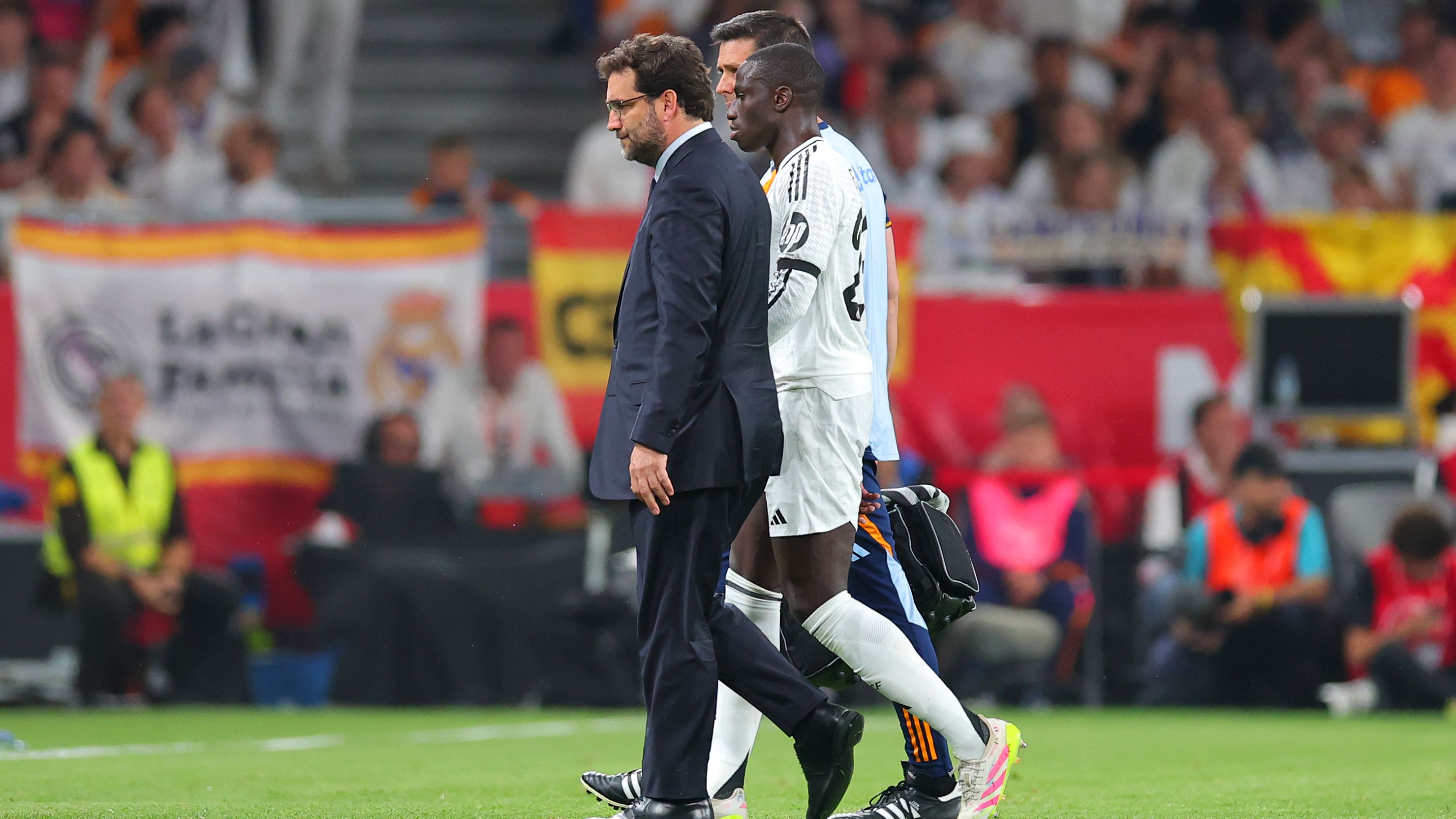 FC Barcelona v Real Madrid - Copa del Rey Final