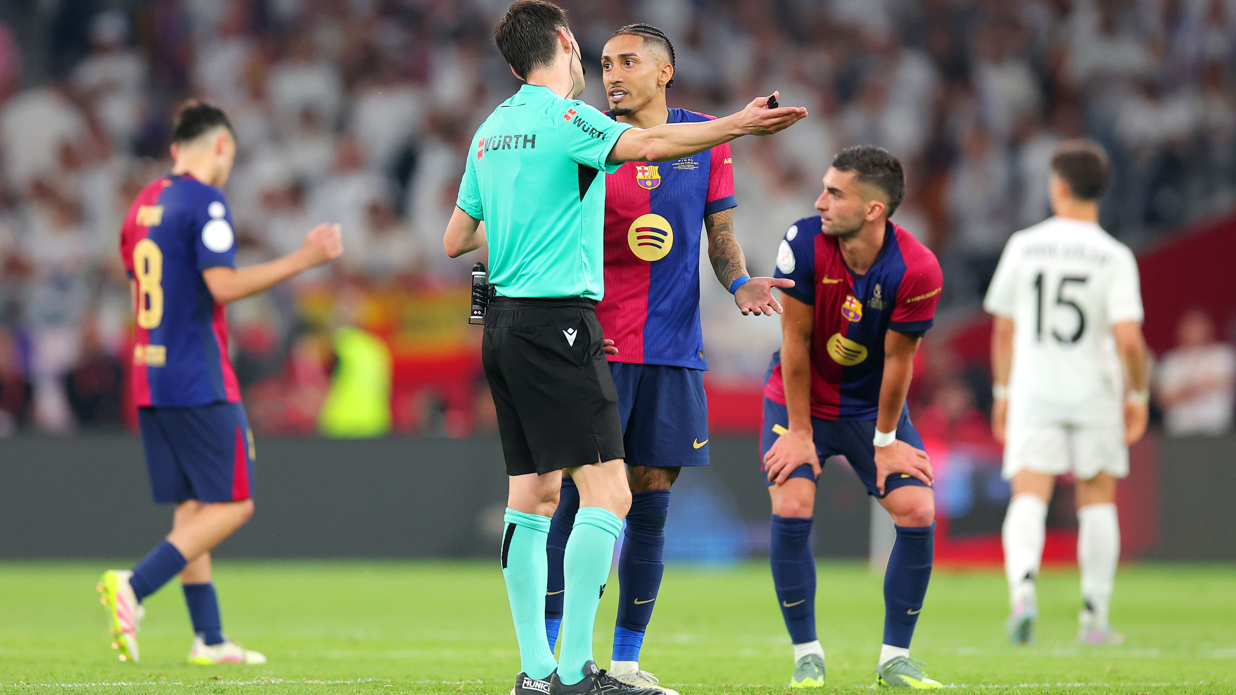 FC Barcelona v Real Madrid - Copa del Rey Final