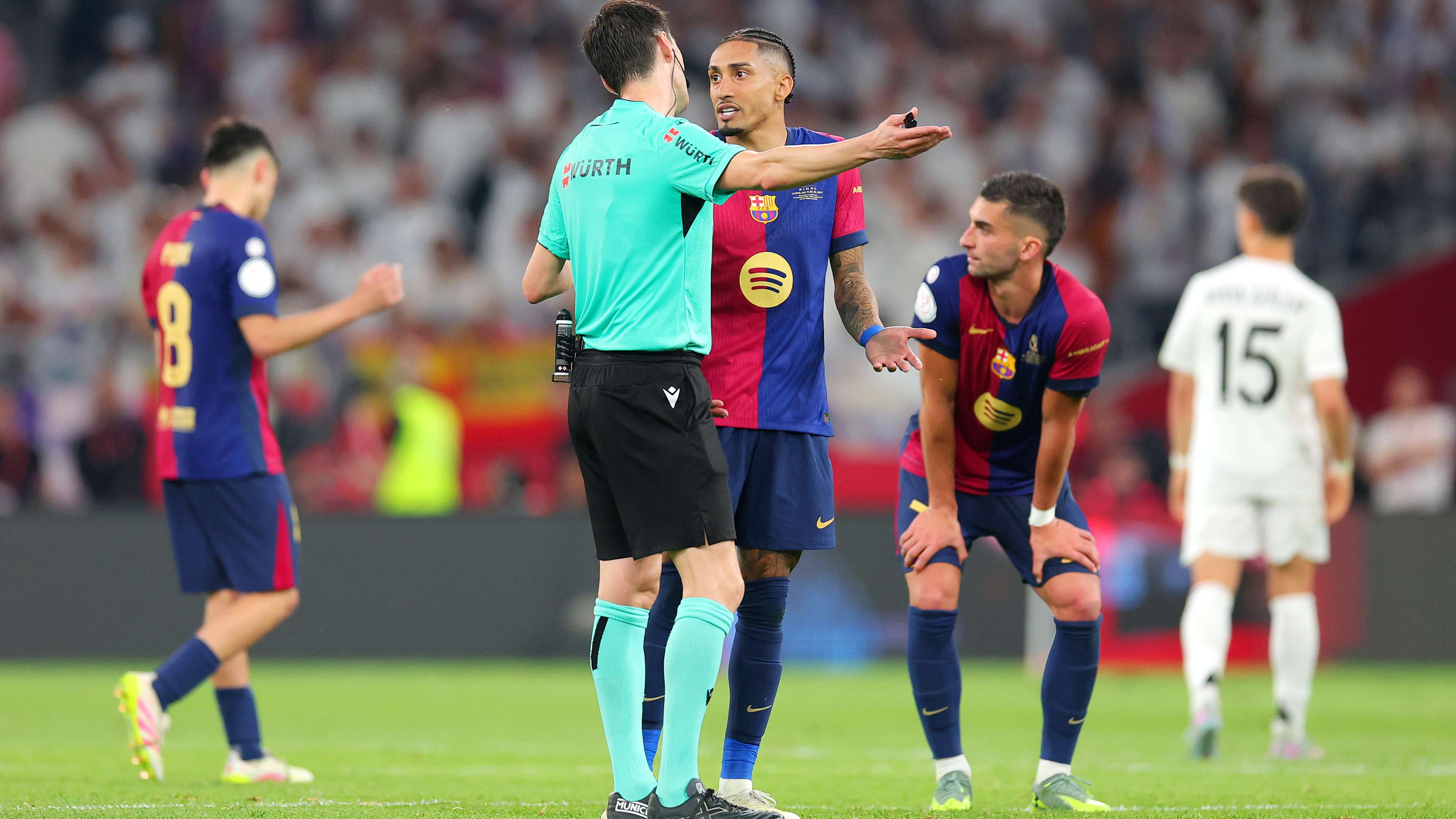 FC Barcelona v Real Madrid - Copa del Rey Final