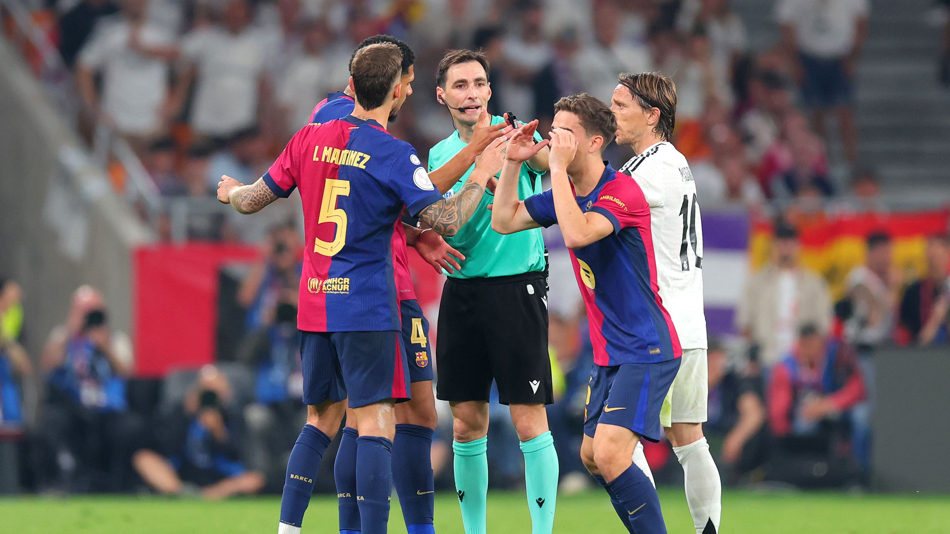 FC Barcelona v Real Madrid - Copa del Rey Final