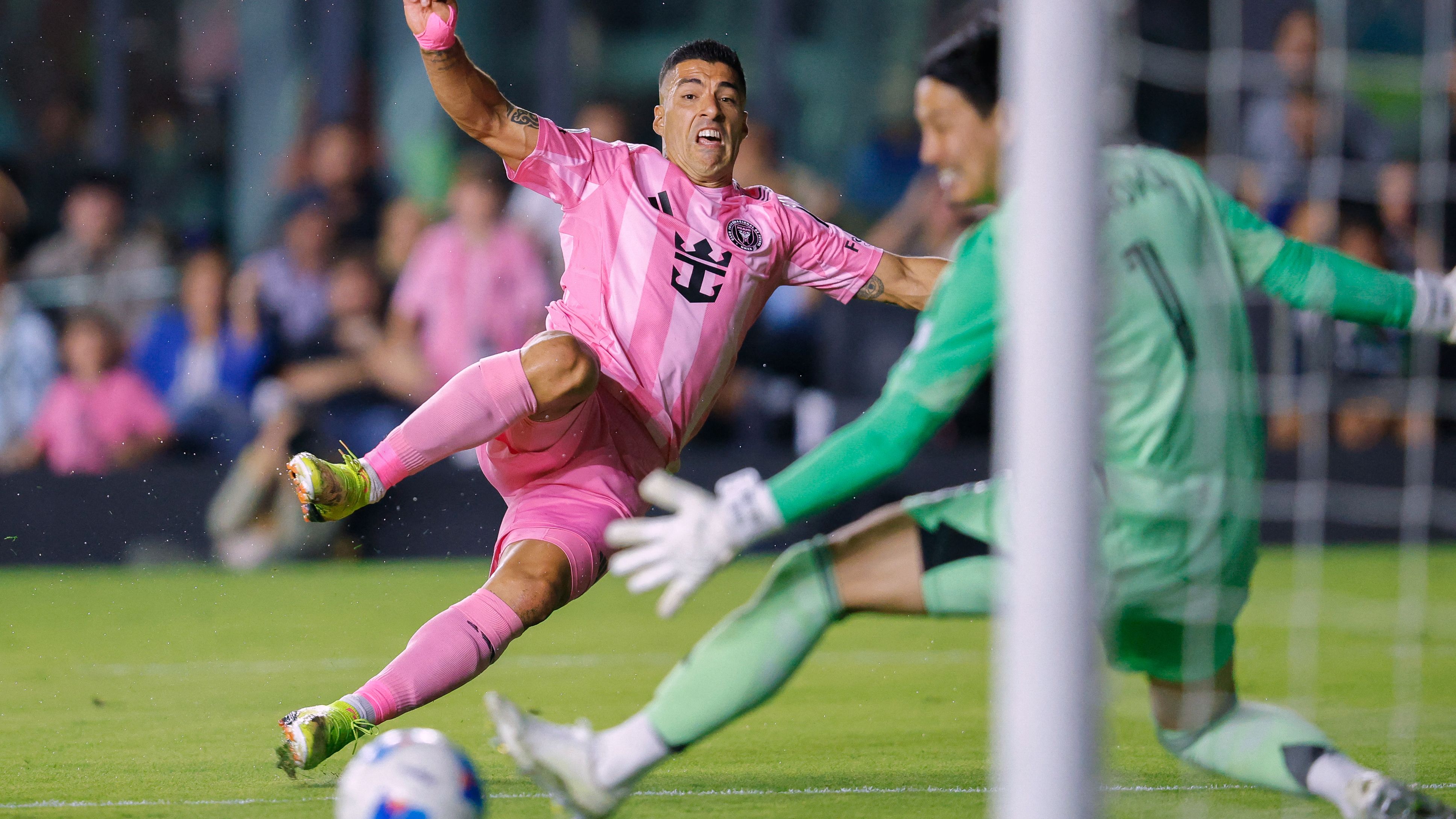 TOPSHOT-FBL-CONCACAF-CHAMPIONS-MIAMI-VANCOUVER