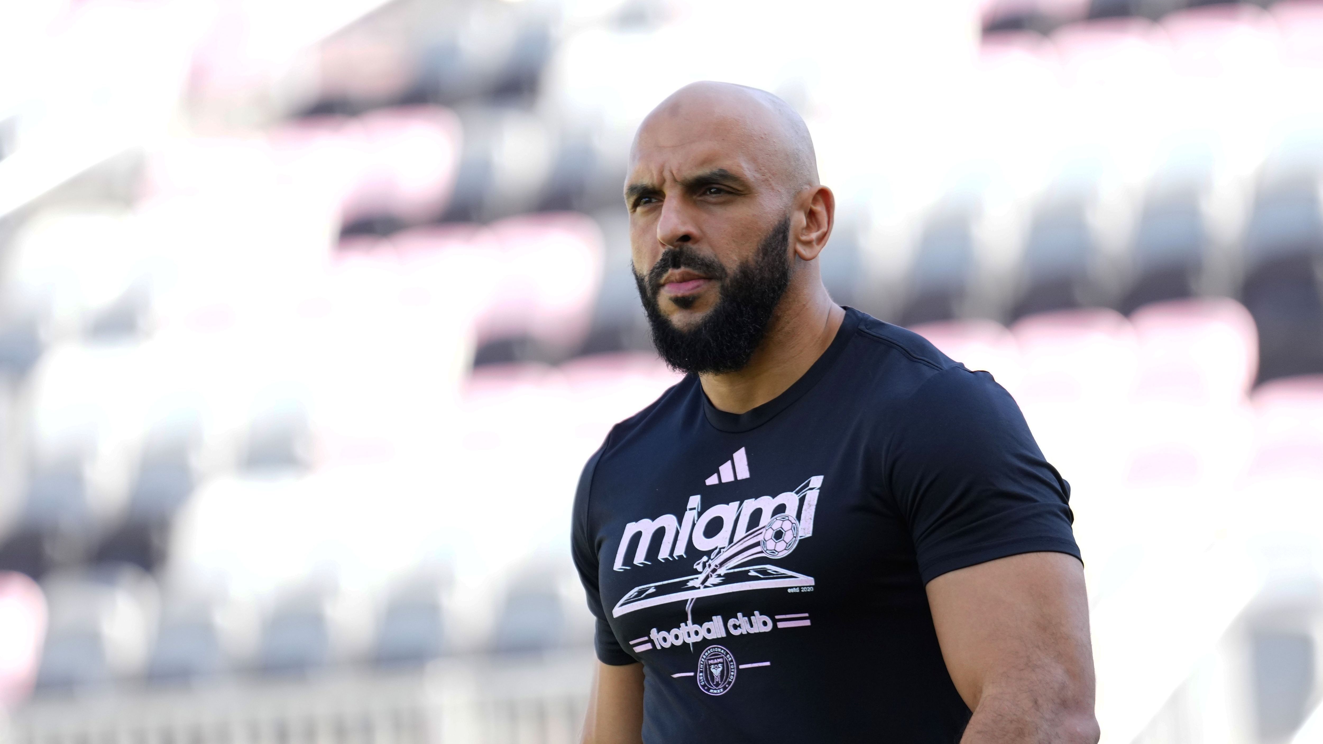 WATCH: Lionel Messi bodyguard Yassine Cheuko stuns fans with slide tackle on NBA legend Steve Nash | Goal.com UK