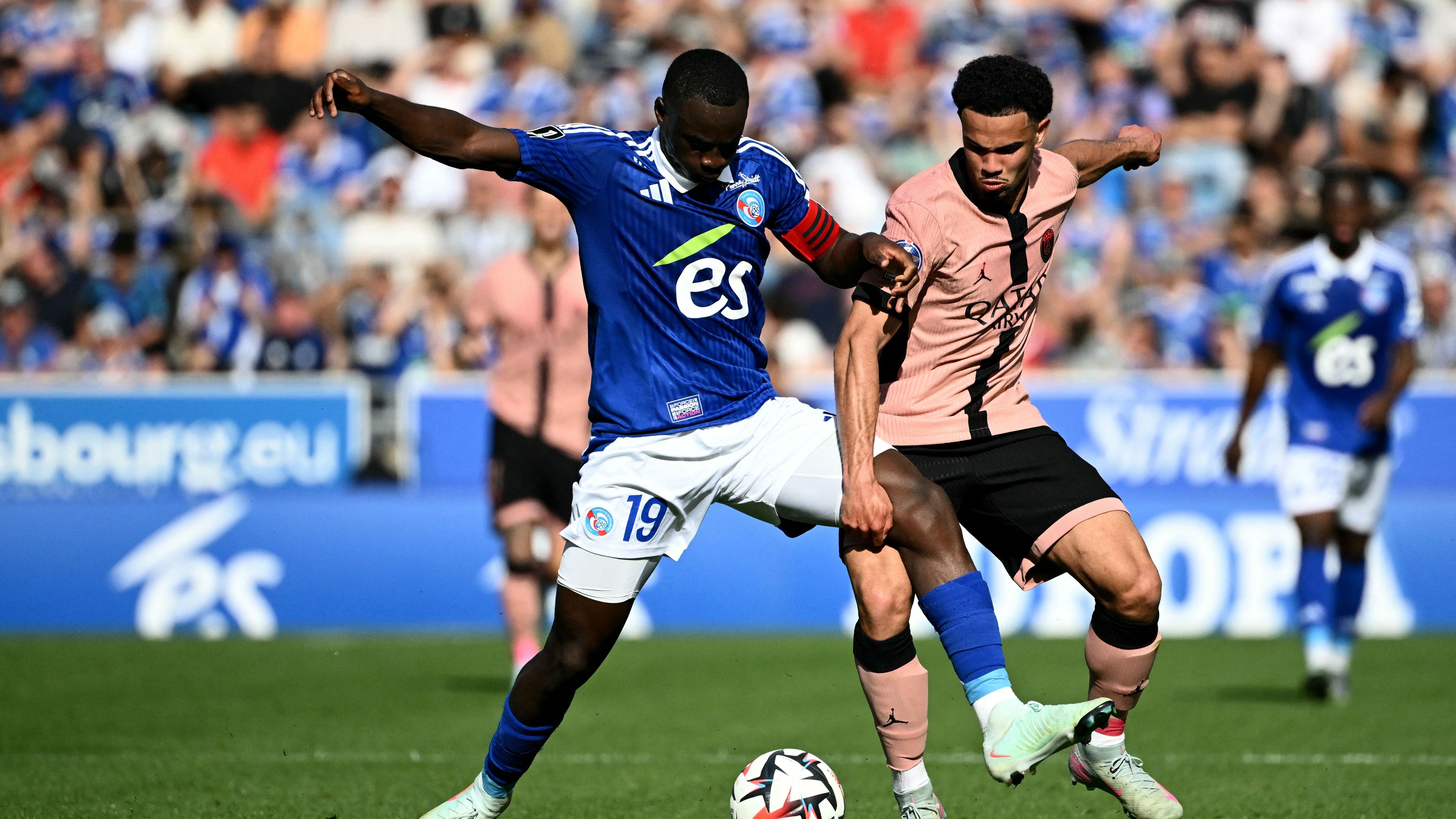 FBL-FRA-LIGUE1-STRASBOURG-PSG