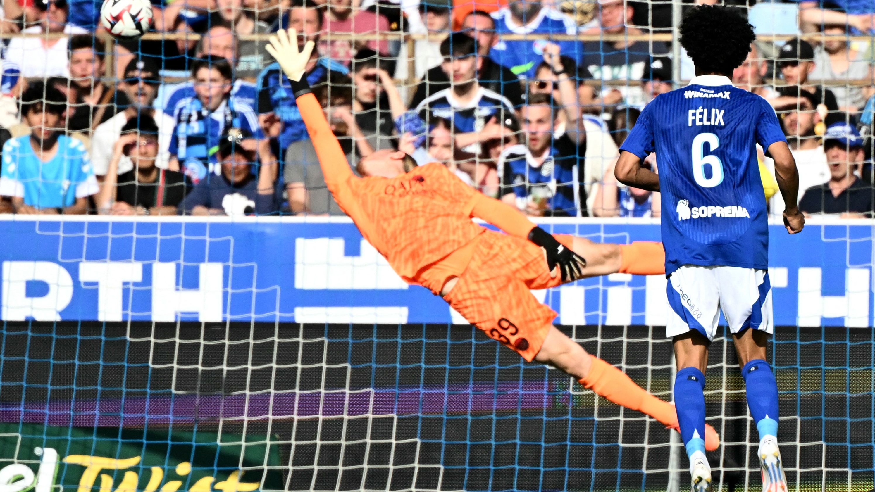 FBL-FRA-LIGUE1-STRASBOURG-PSG