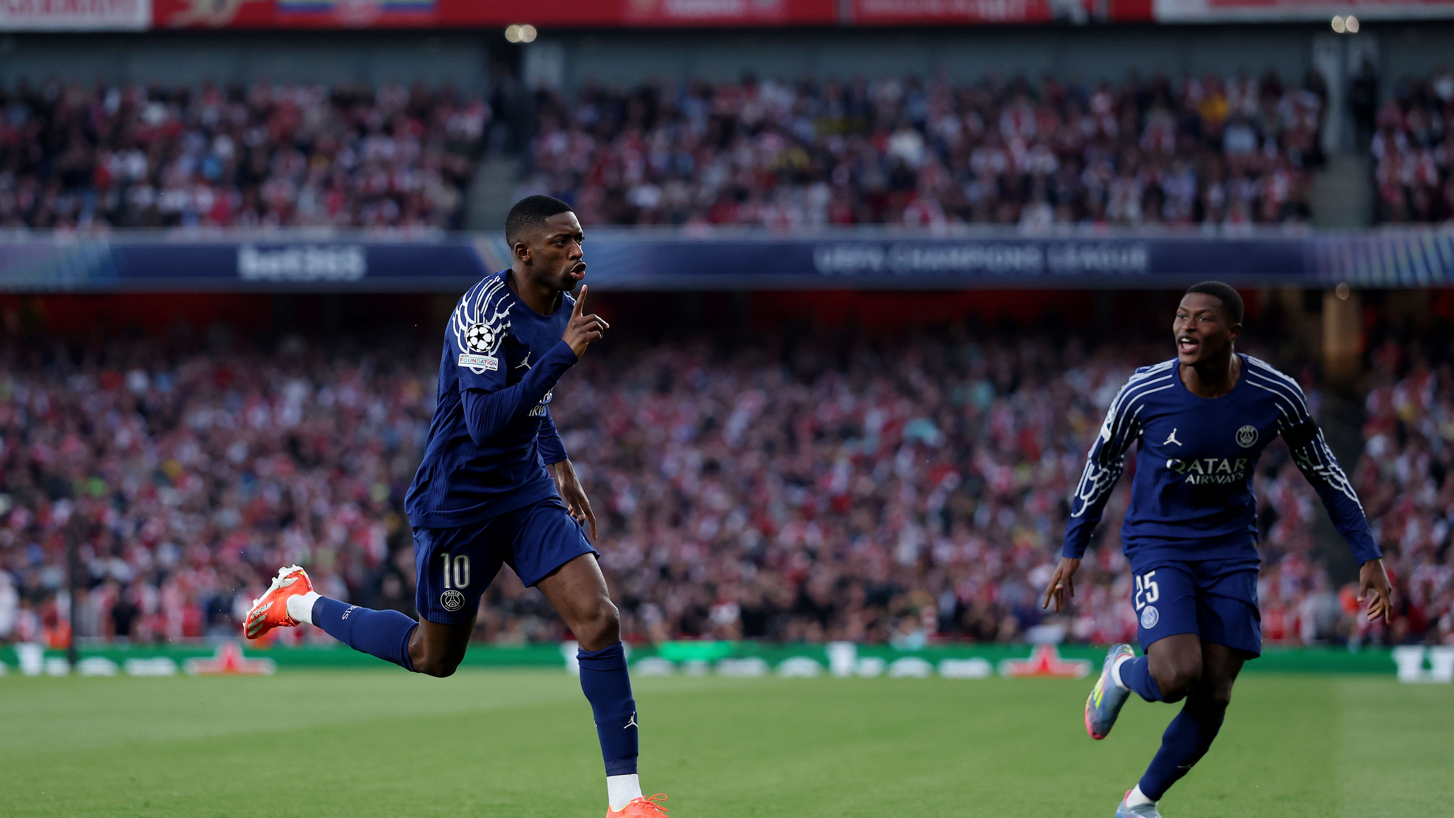 Arsenal FC v Paris Saint-Germain - UEFA Champions League 2024/25 Semi Final First Leg