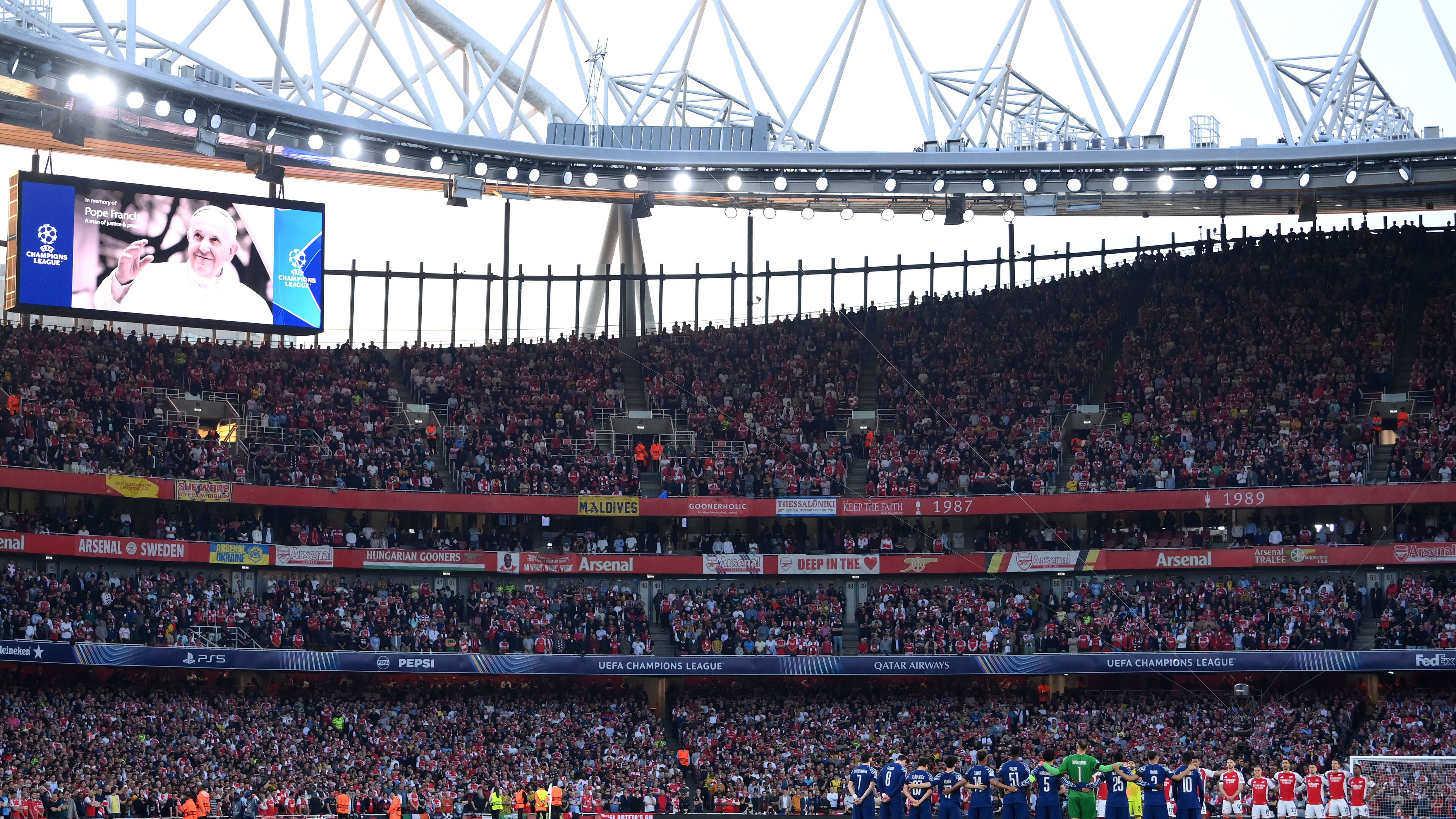 Arsenal FC v Paris Saint-Germain - UEFA Champions League 2024/25 Semi Final First Leg