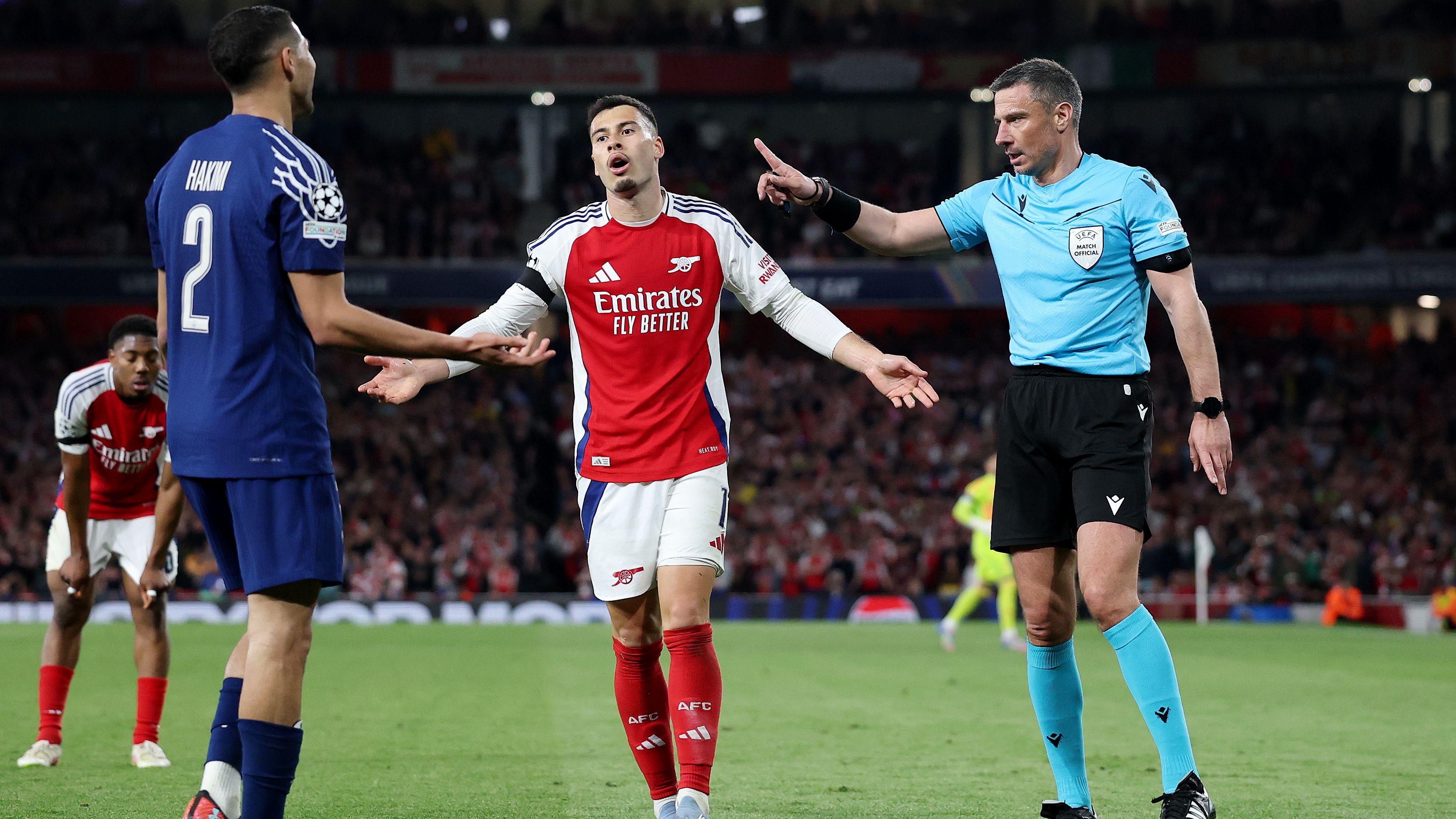 Arsenal FC v Paris Saint-Germain - UEFA Champions League 2024/25 Semi Final First Leg