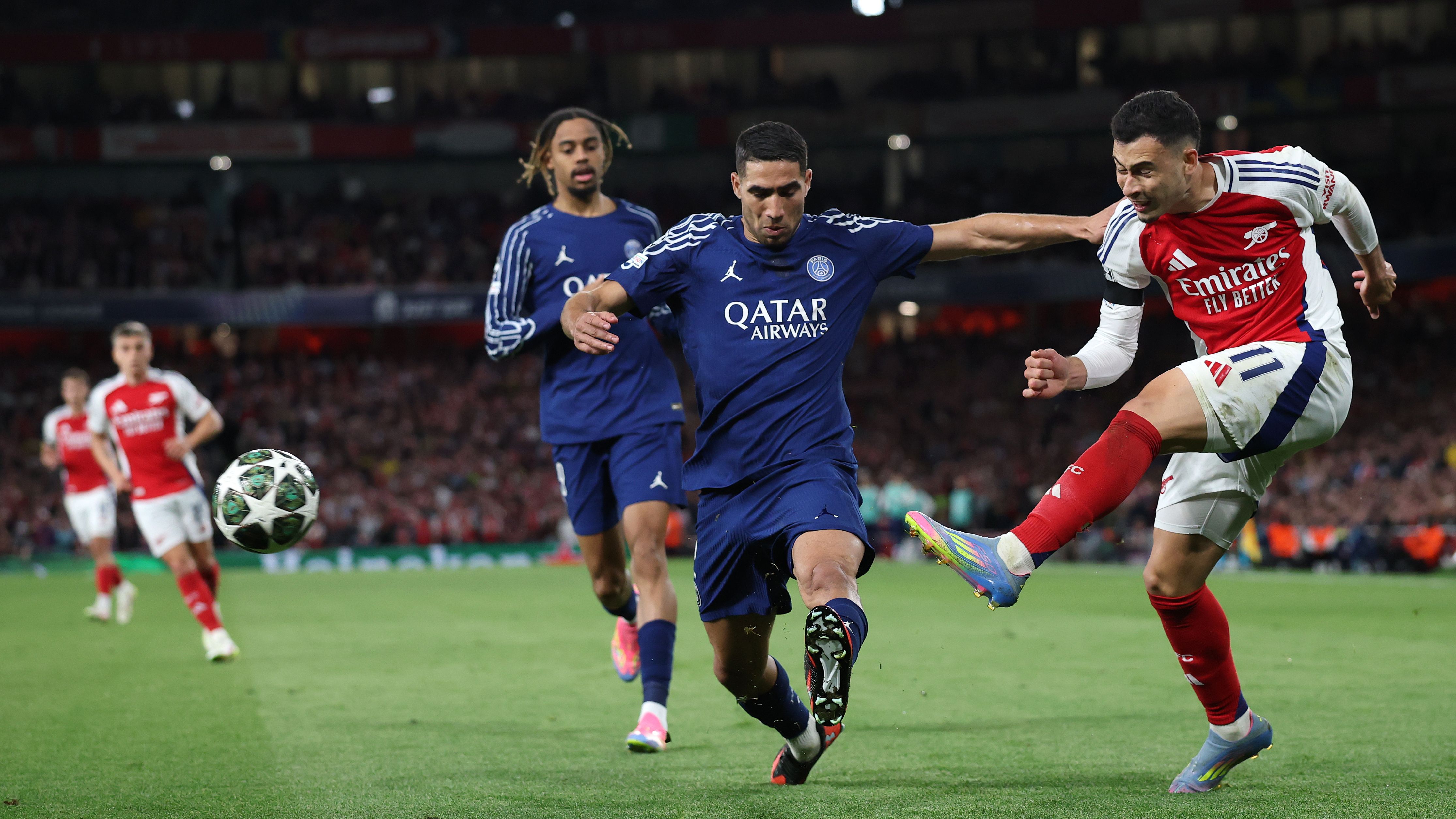 Arsenal FC v Paris Saint-Germain - UEFA Champions League 2024/25 Semi Final First Leg