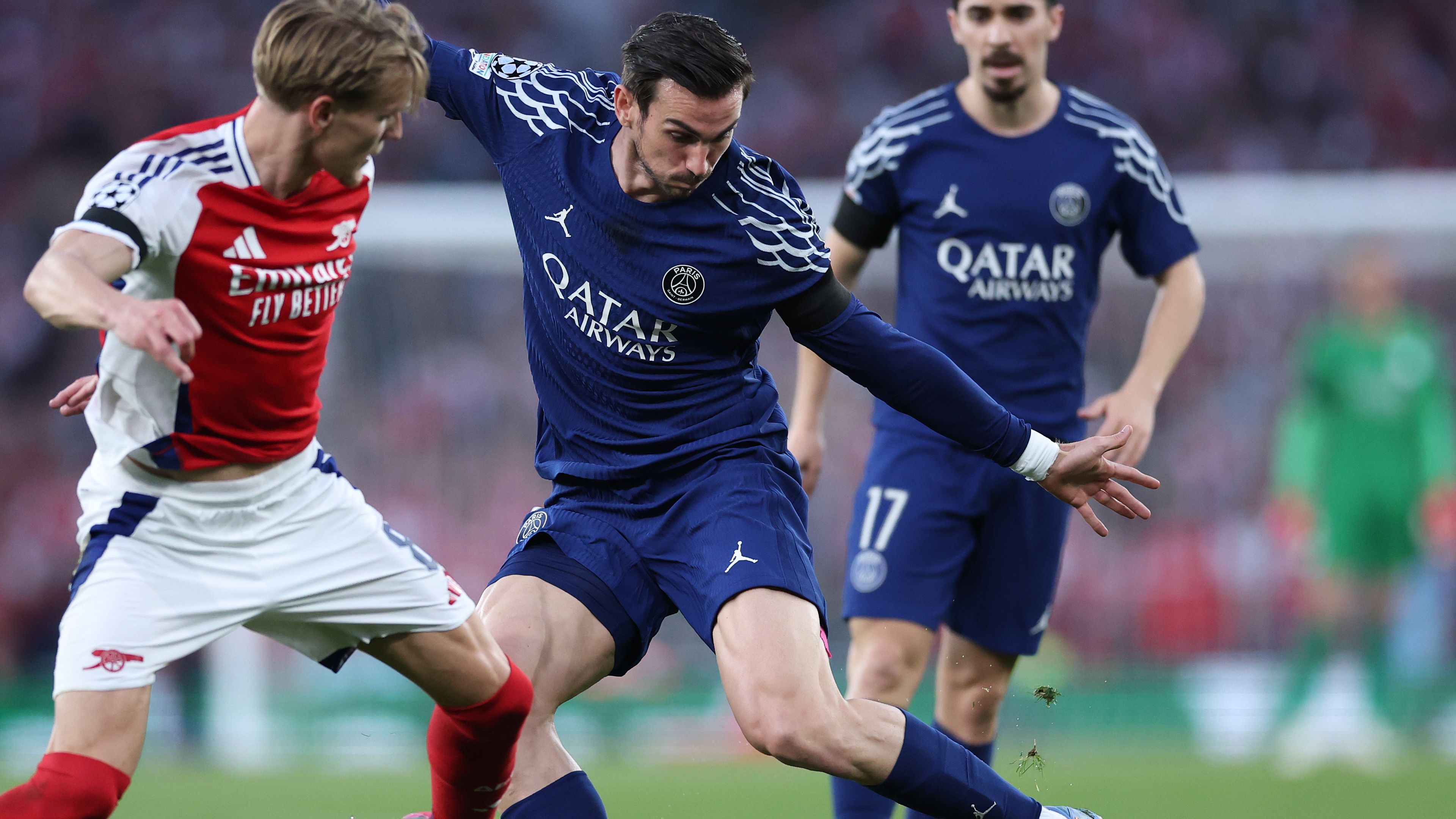 Arsenal FC v Paris Saint-Germain - UEFA Champions League 2024/25 Semi Final First Leg