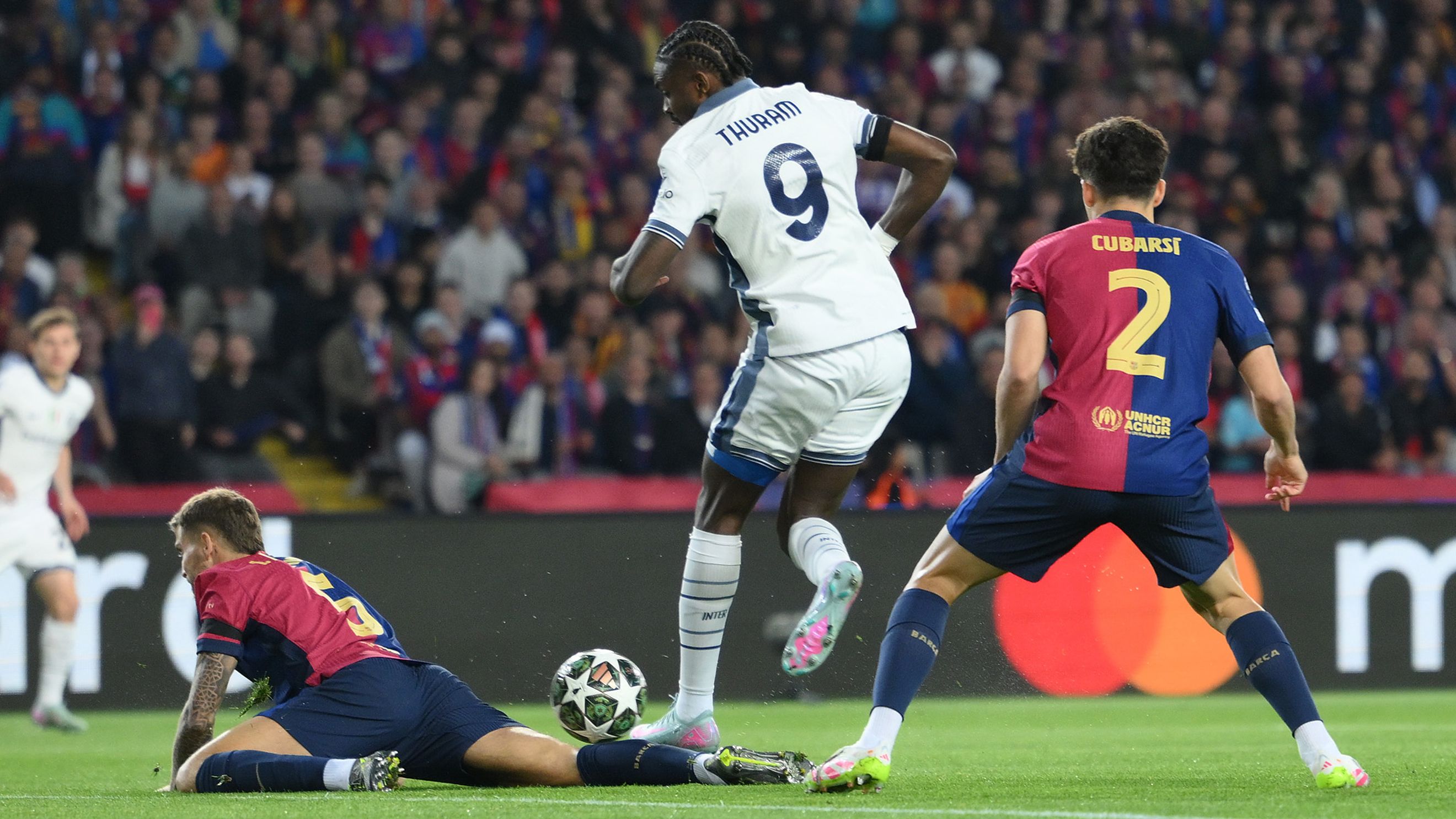 FC Barcelona v FC Internazionale Milano - UEFA Champions League 2024/25 Semi Final First Leg