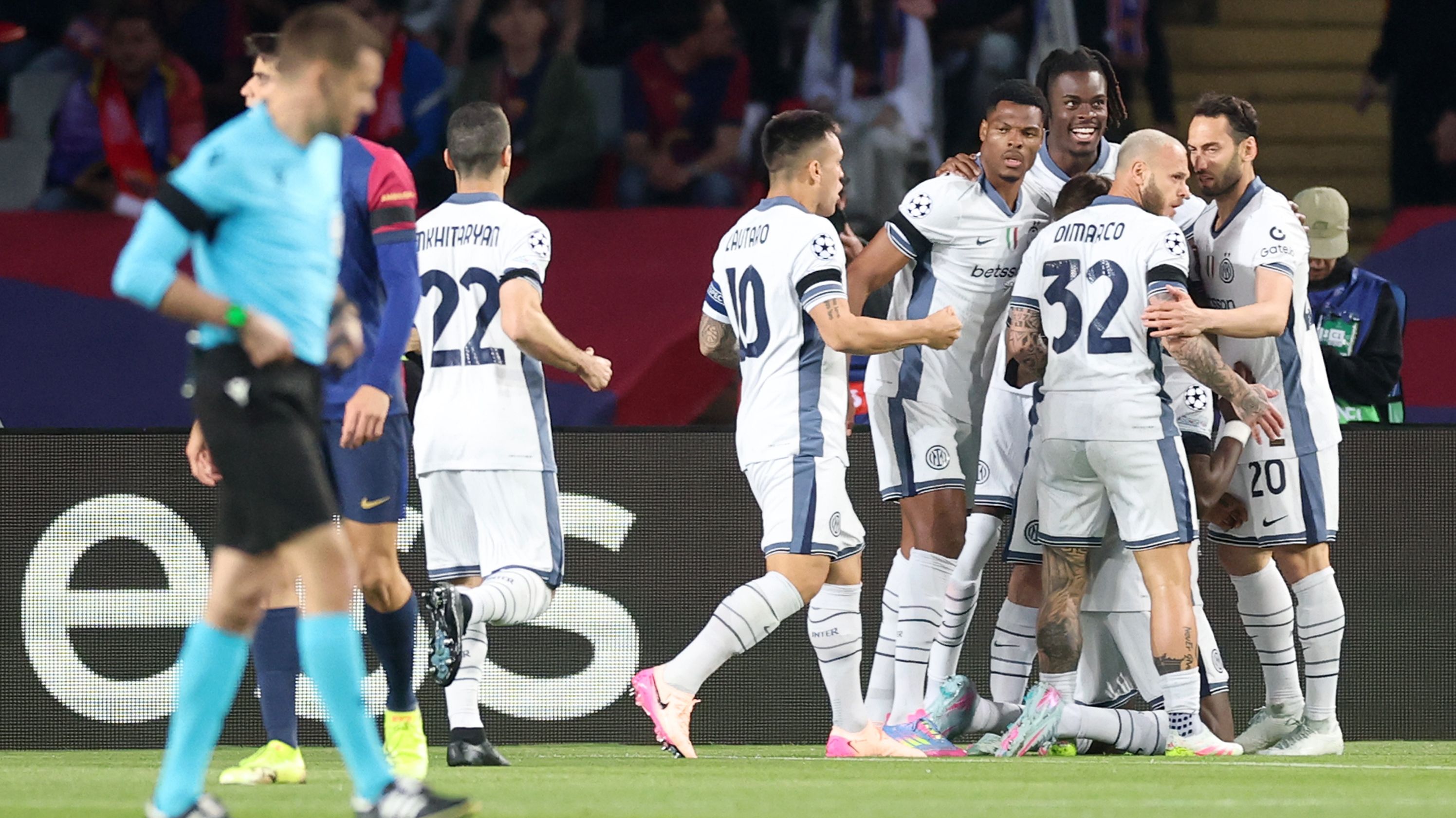 FC Barcelona v FC Internazionale Milano - UEFA Champions League 2024/25 Semi Final First Leg