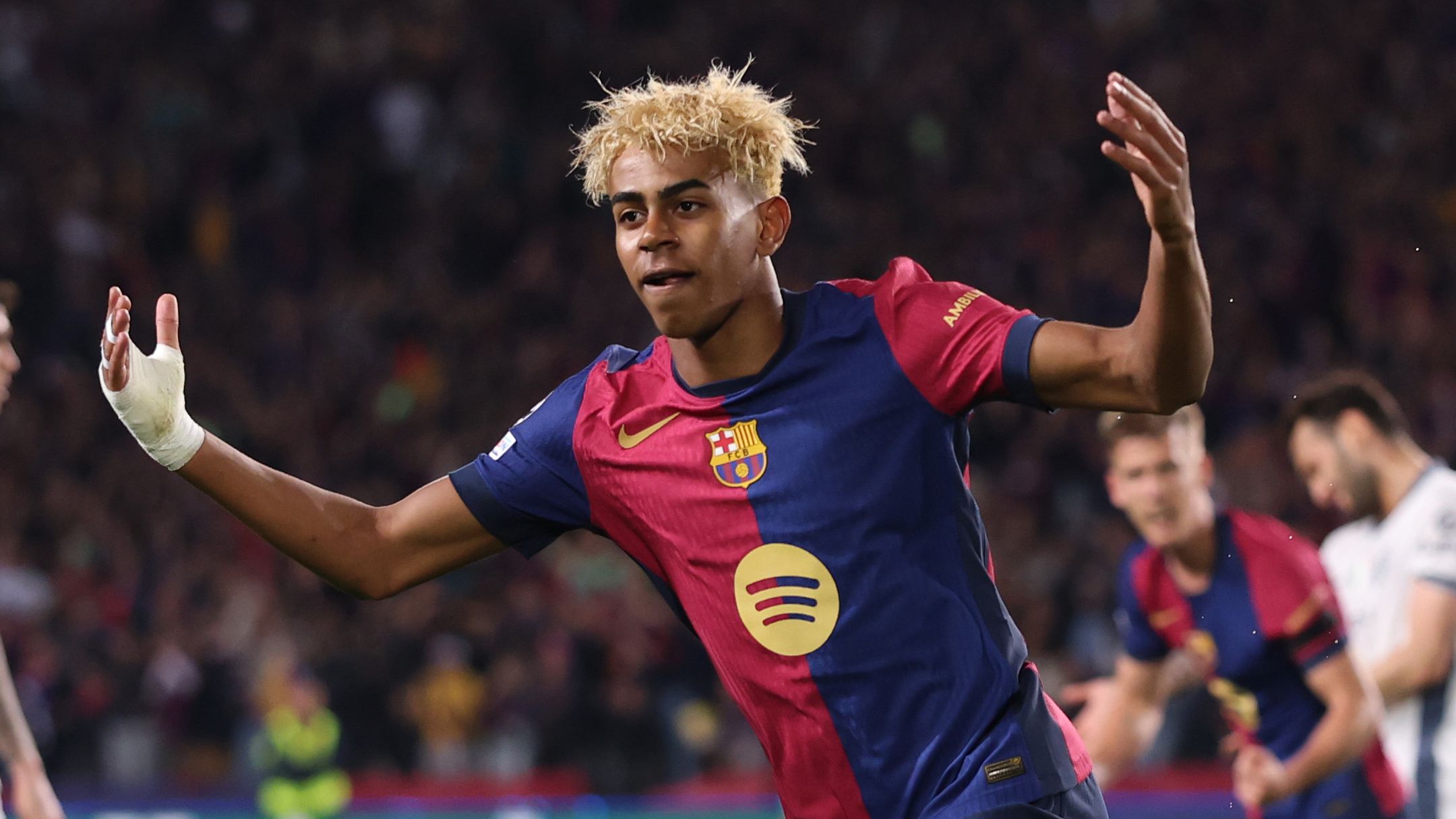 FC Barcelona v FC Internazionale Milano - UEFA Champions League 2024/25 Semi Final First Leg