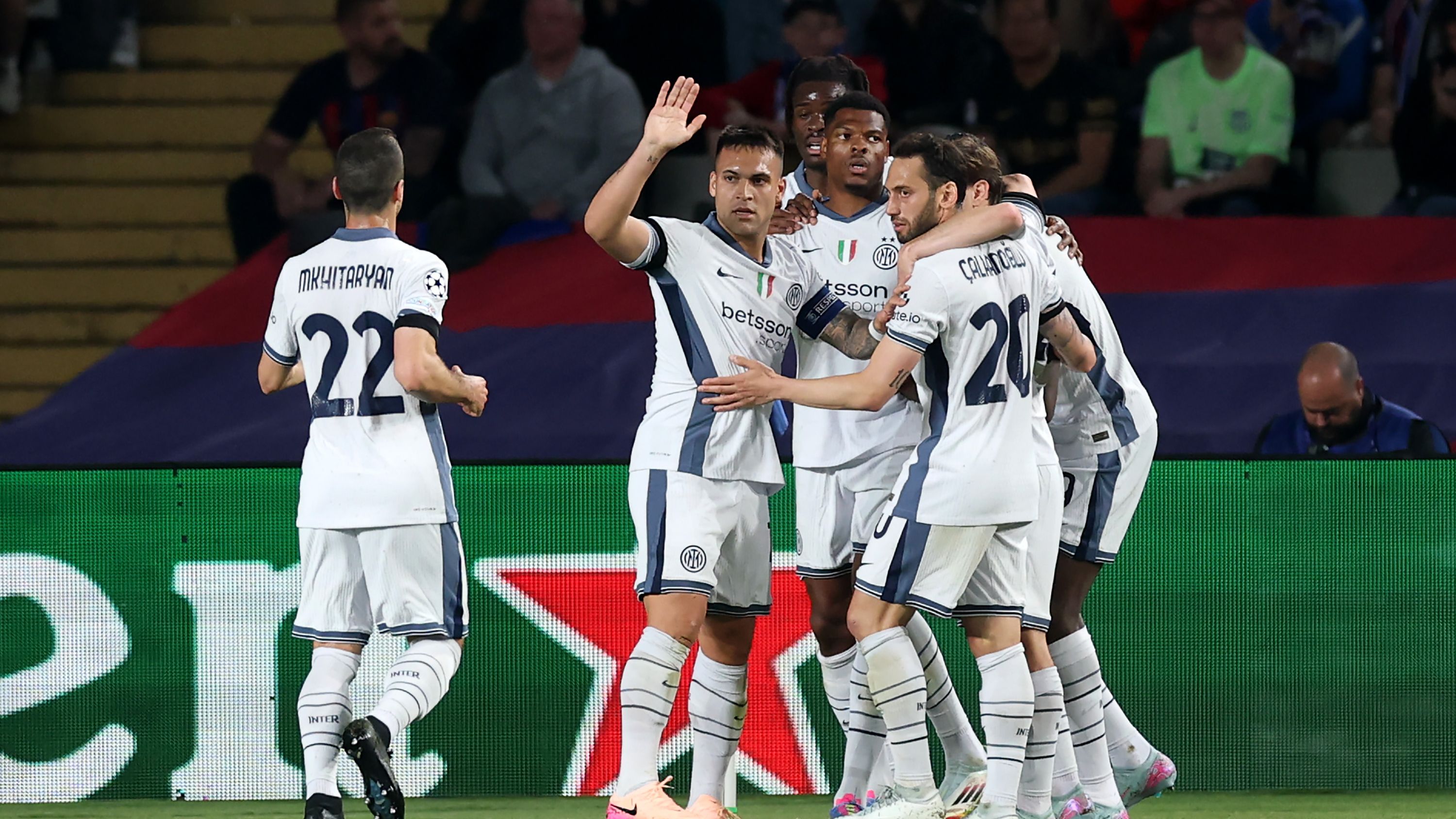 FC Barcelona v FC Internazionale Milano - UEFA Champions League 2024/25 Semi Final First Leg