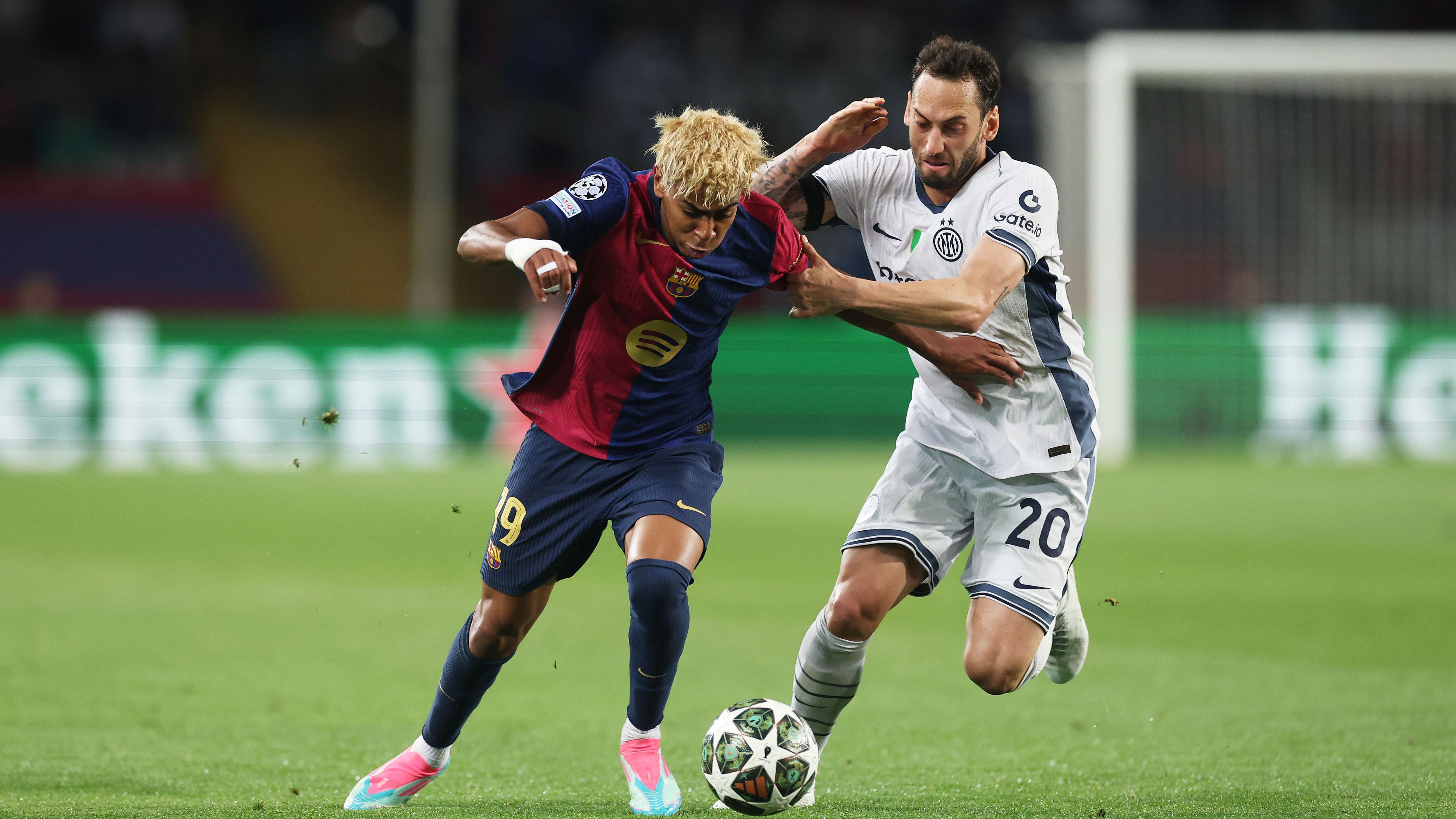 FC Barcelona v FC Internazionale Milano - UEFA Champions League 2024/25 Semi Final First Leg
