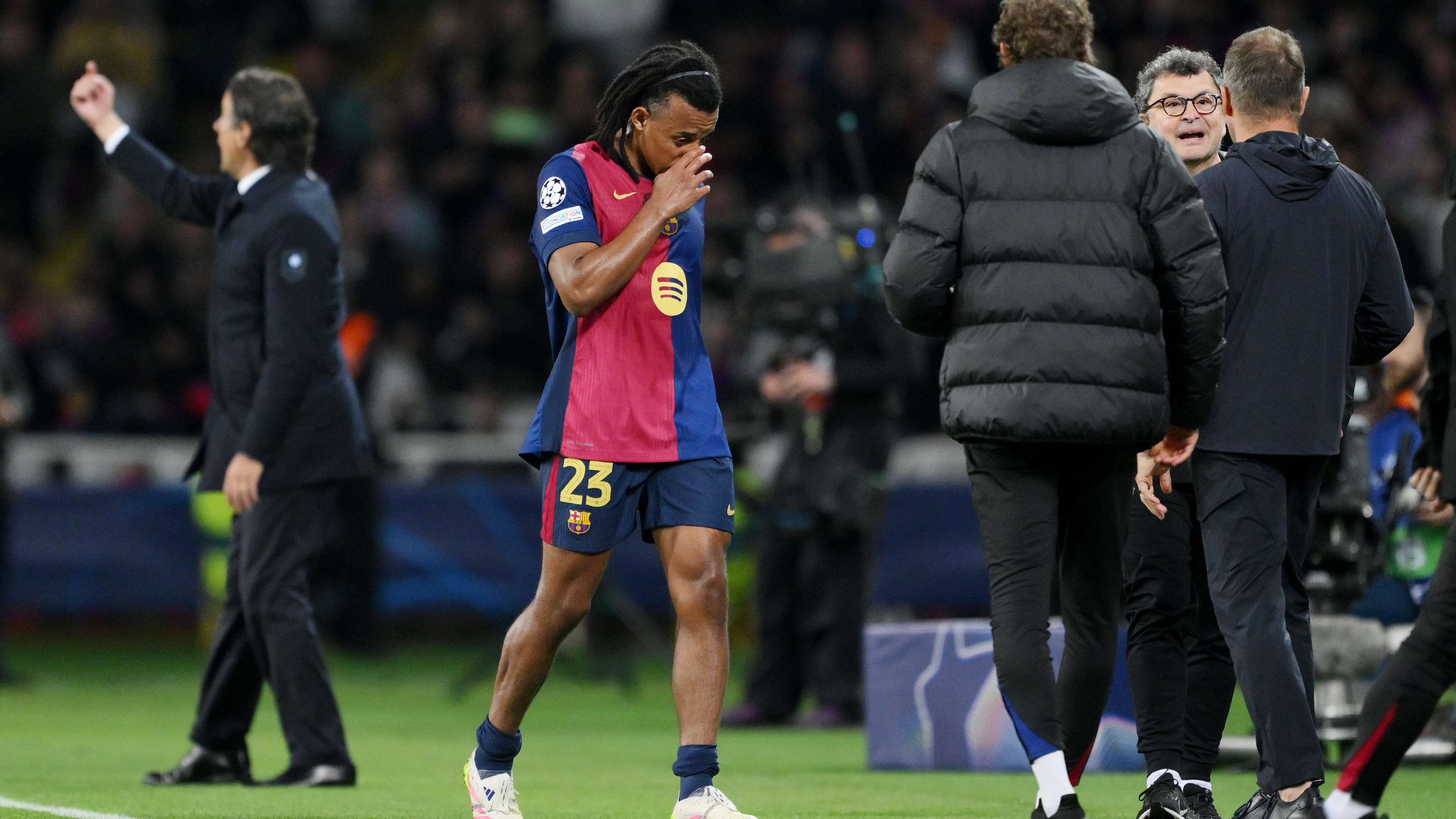 FC Barcelona v FC Internazionale Milano - UEFA Champions League 2024/25 Semi Final First Leg