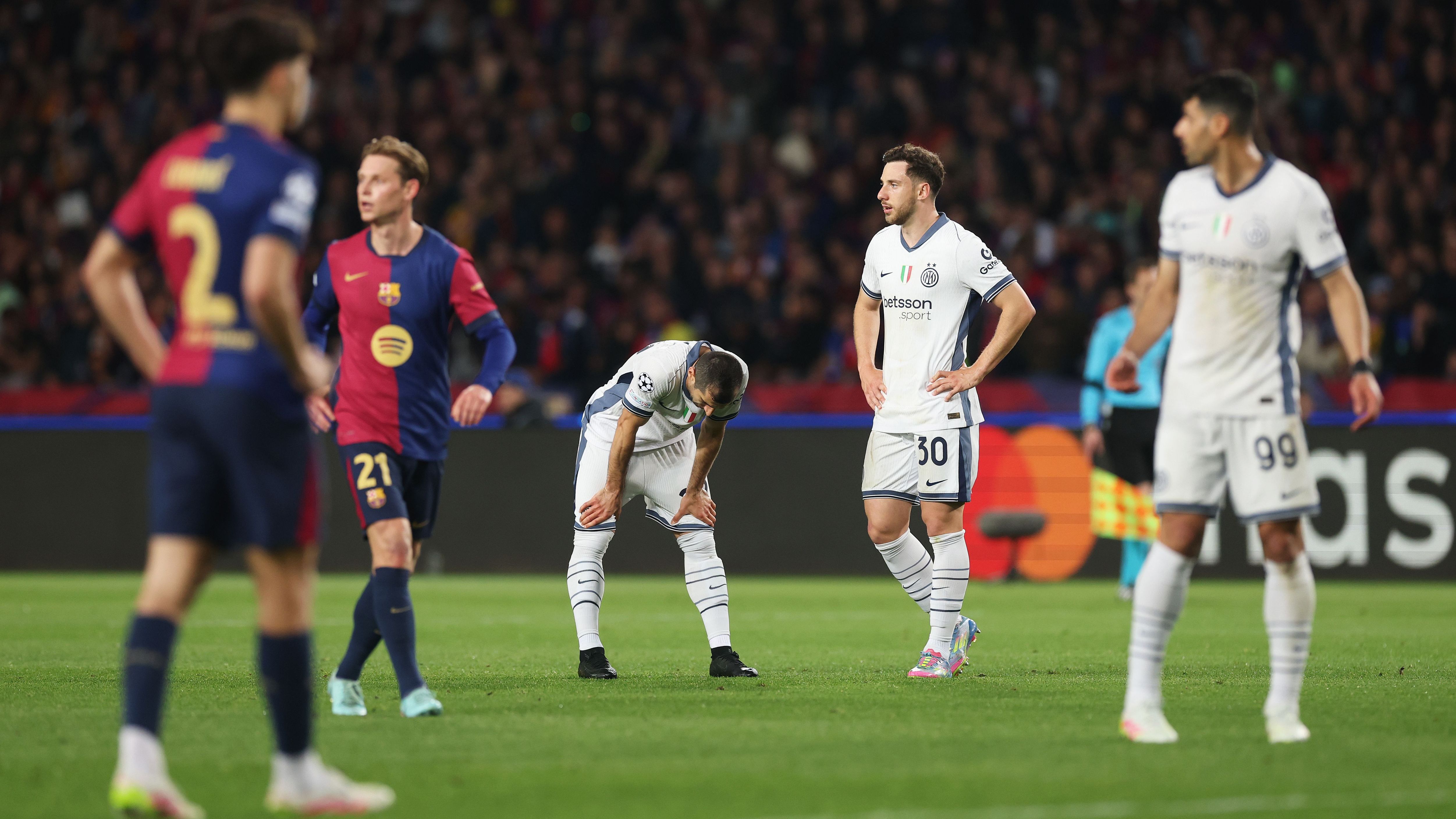 FC Barcelona v FC Internazionale Milano - UEFA Champions League 2024/25 Semi Final First Leg